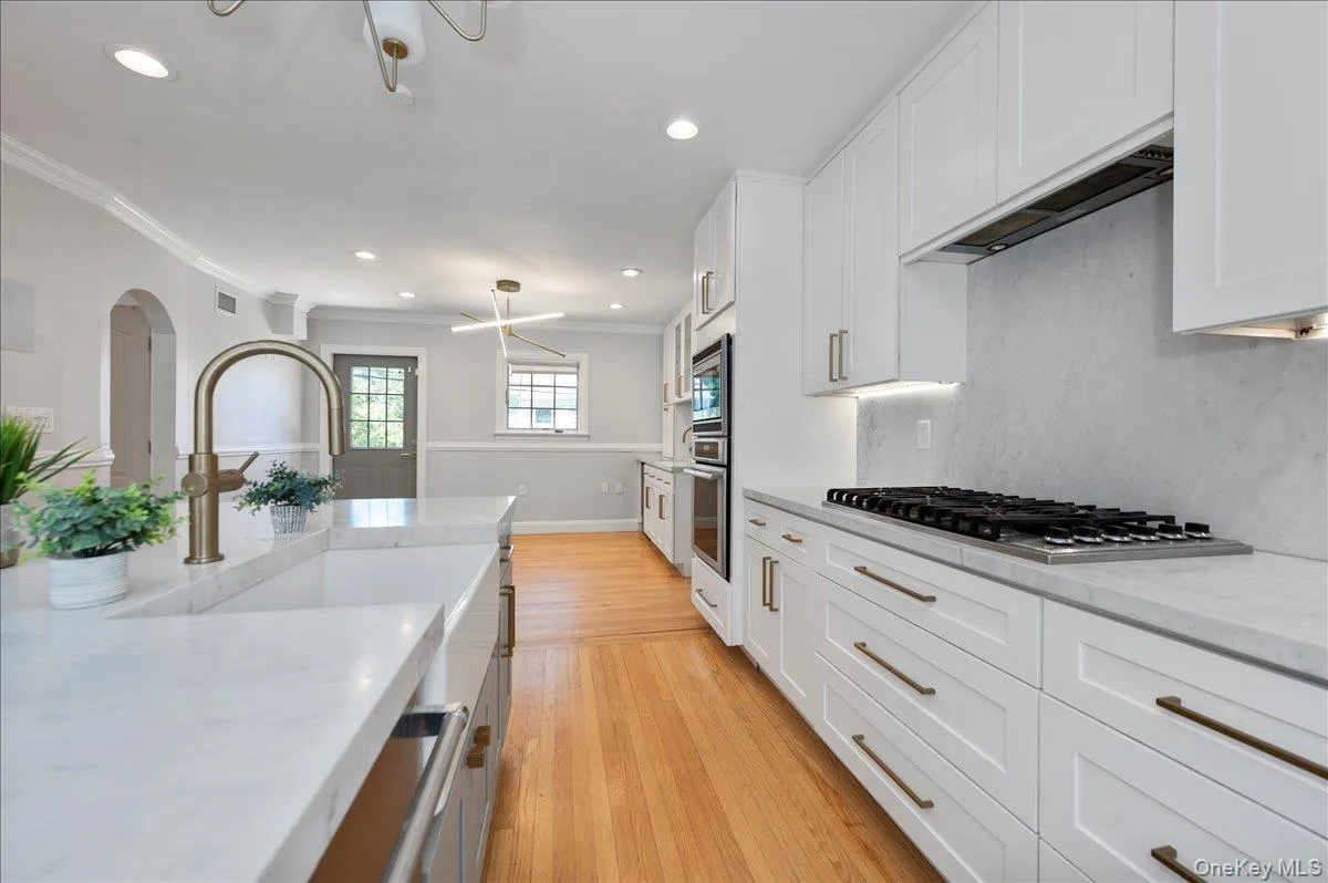 18 Pond Park Road, North Hempstead, NY, 4 Bedrooms Bedrooms, 9 Rooms Rooms,4 BathroomsBathrooms,Residential,For Rent,Pond Park,0,KEY1016825 18 Pond Park Road, North Hempstead, NY, 4 Bedrooms Bedrooms, 9 Rooms Rooms,4 BathroomsBathrooms,Residential,For Rent,Pond Park,0,KEY1016825