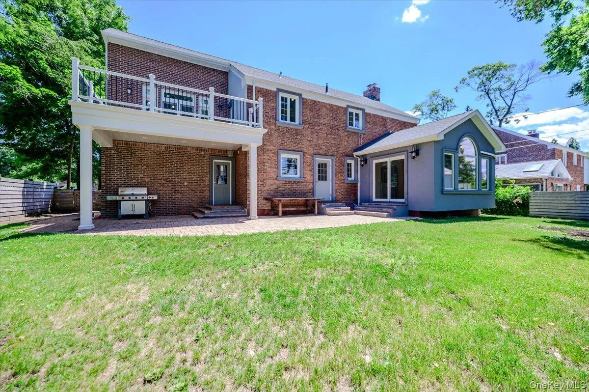 18 Pond Park Road, North Hempstead, NY, 4 Bedrooms Bedrooms, 9 Rooms Rooms,4 BathroomsBathrooms,Residential,For Rent,Pond Park,0,KEY1016825 18 Pond Park Road, North Hempstead, NY, 4 Bedrooms Bedrooms, 9 Rooms Rooms,4 BathroomsBathrooms,Residential,For Rent,Pond Park,0,KEY1016825