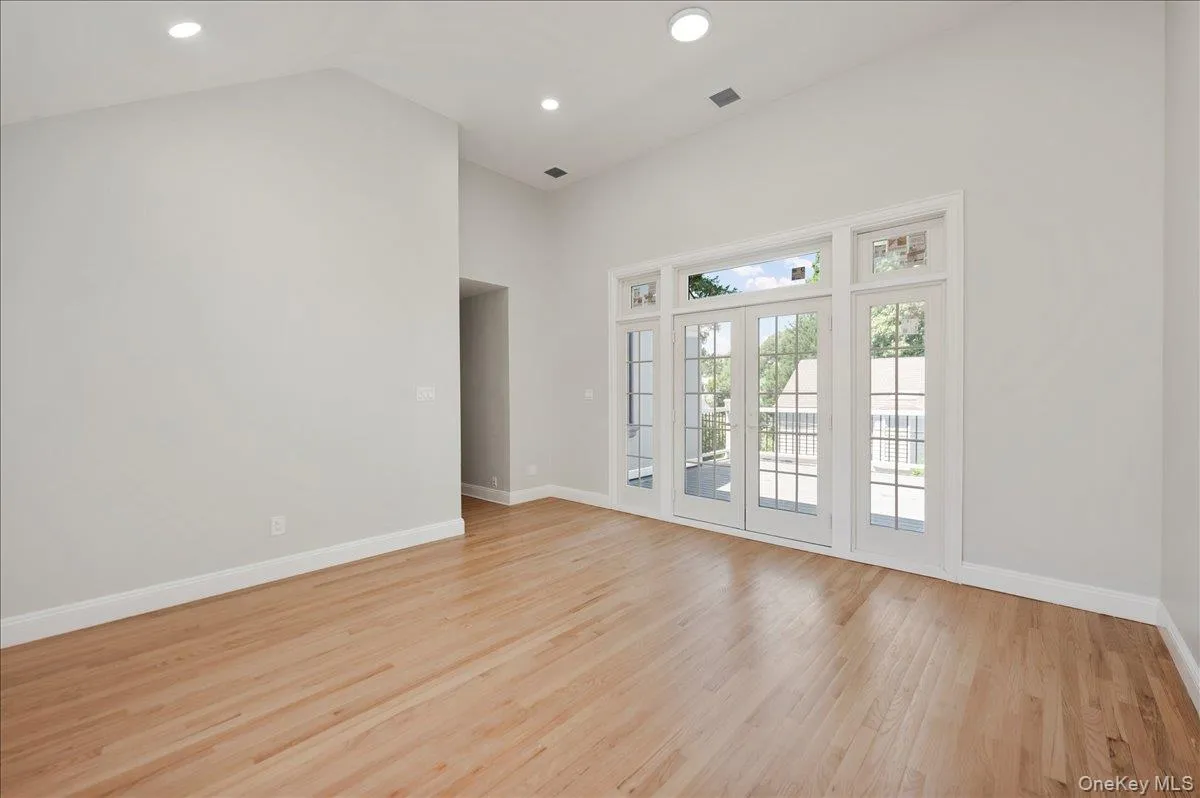 18 Pond Park Road, North Hempstead, NY, 4 Bedrooms Bedrooms, 9 Rooms Rooms,4 BathroomsBathrooms,Residential,For Rent,Pond Park,0,KEY1016825 18 Pond Park Road, North Hempstead, NY, 4 Bedrooms Bedrooms, 9 Rooms Rooms,4 BathroomsBathrooms,Residential,For Rent,Pond Park,0,KEY1016825