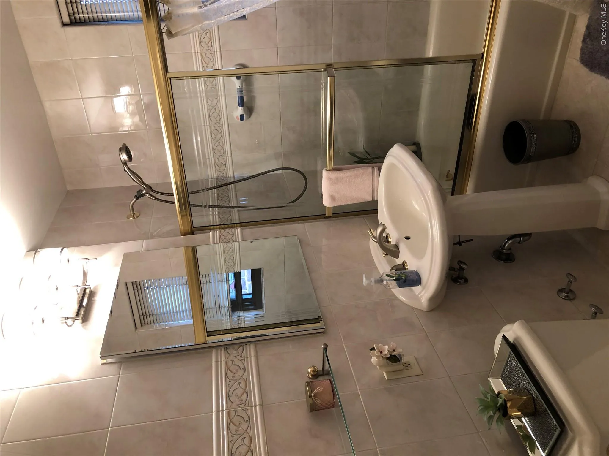 199-21 22 nd Avenue, New York, NY, 1 Bedroom Bedrooms, 4 Rooms Rooms,1 BathroomBathrooms,Residential,For Rent,22 nd,0,KEY1016832 199-21 22 nd Avenue, New York, NY, 1 Bedroom Bedrooms, 4 Rooms Rooms,1 BathroomBathrooms,Residential,For Rent,22 nd,0,KEY1016832