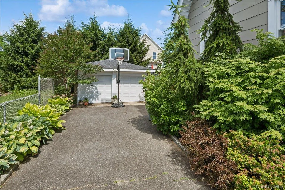 Driveway / side yard Driveway / side yard