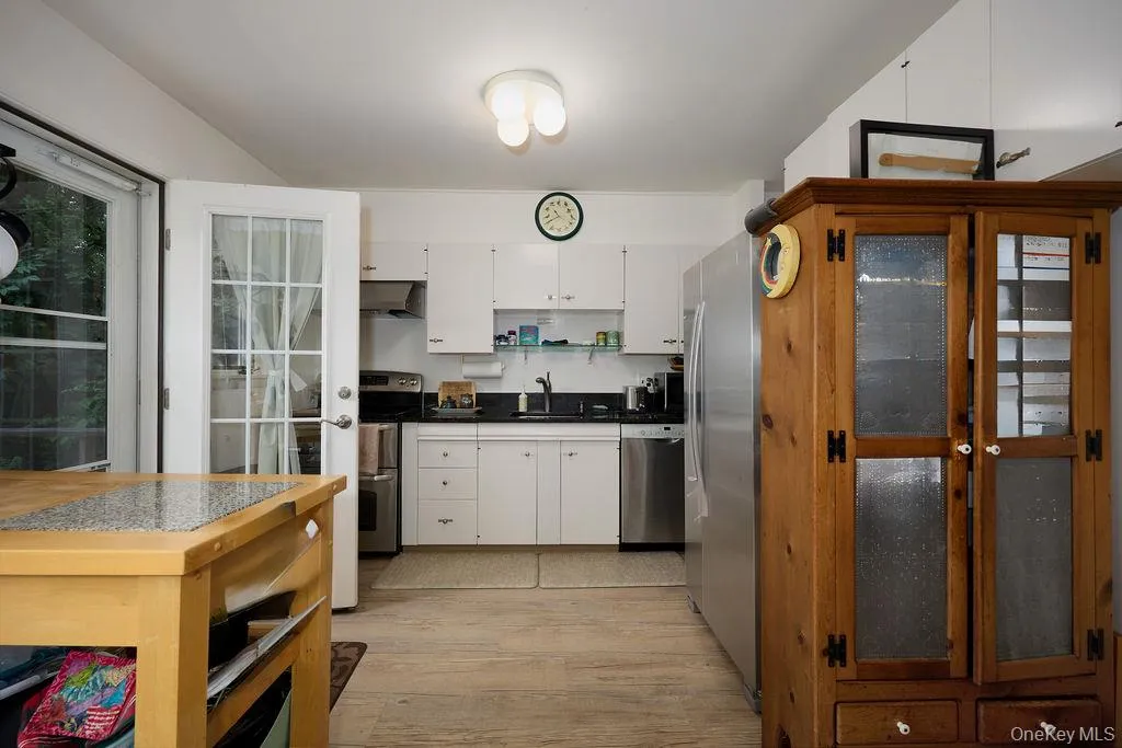 21 Elmwood Road, Lewisboro, NY, 3 Bedrooms Bedrooms, 6 Rooms Rooms,1 BathroomBathrooms,Residential,For Rent,Elmwood,0,KEY1016834 21 Elmwood Road, Lewisboro, NY, 3 Bedrooms Bedrooms, 6 Rooms Rooms,1 BathroomBathrooms,Residential,For Rent,Elmwood,0,KEY1016834
