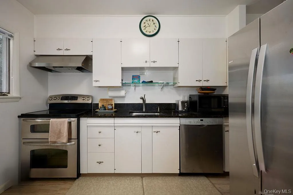 21 Elmwood Road, Lewisboro, NY, 3 Bedrooms Bedrooms, 6 Rooms Rooms,1 BathroomBathrooms,Residential,For Rent,Elmwood,0,KEY1016834 21 Elmwood Road, Lewisboro, NY, 3 Bedrooms Bedrooms, 6 Rooms Rooms,1 BathroomBathrooms,Residential,For Rent,Elmwood,0,KEY1016834