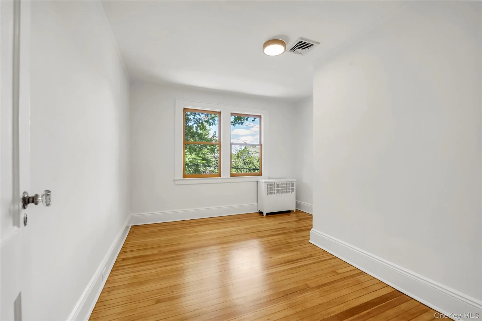 328 Manor Road, New York, NY, 3 Bedrooms Bedrooms, 7 Rooms Rooms,1 BathroomBathrooms,Residential,For Rent,Manor,0,KEY1016838 328 Manor Road, New York, NY, 3 Bedrooms Bedrooms, 7 Rooms Rooms,1 BathroomBathrooms,Residential,For Rent,Manor,0,KEY1016838