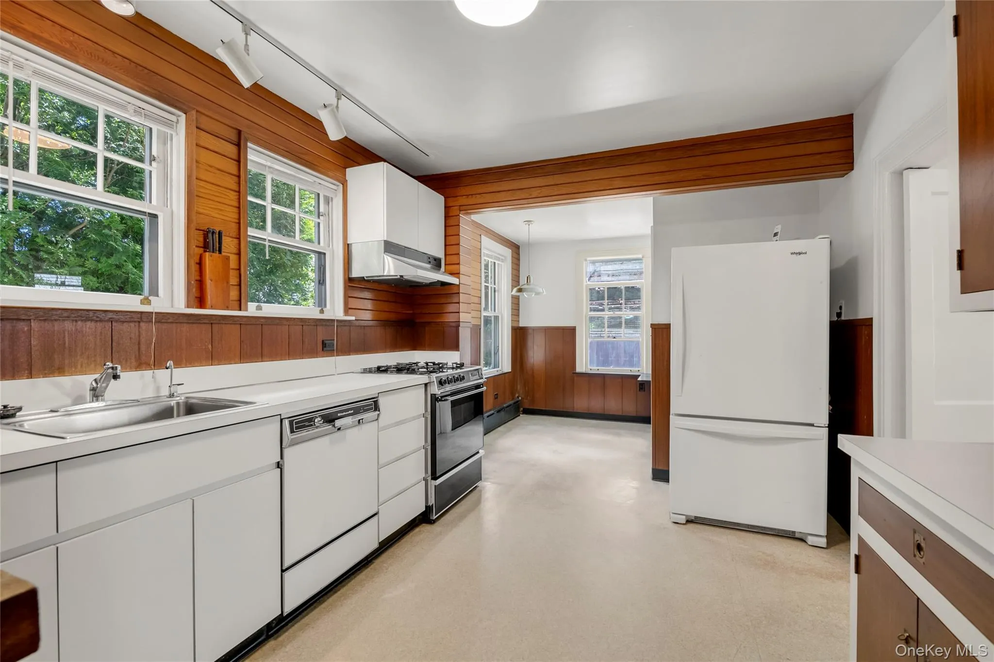 328 Manor Road, New York, NY, 3 Bedrooms Bedrooms, 7 Rooms Rooms,1 BathroomBathrooms,Residential,For Rent,Manor,0,KEY1016838 328 Manor Road, New York, NY, 3 Bedrooms Bedrooms, 7 Rooms Rooms,1 BathroomBathrooms,Residential,For Rent,Manor,0,KEY1016838