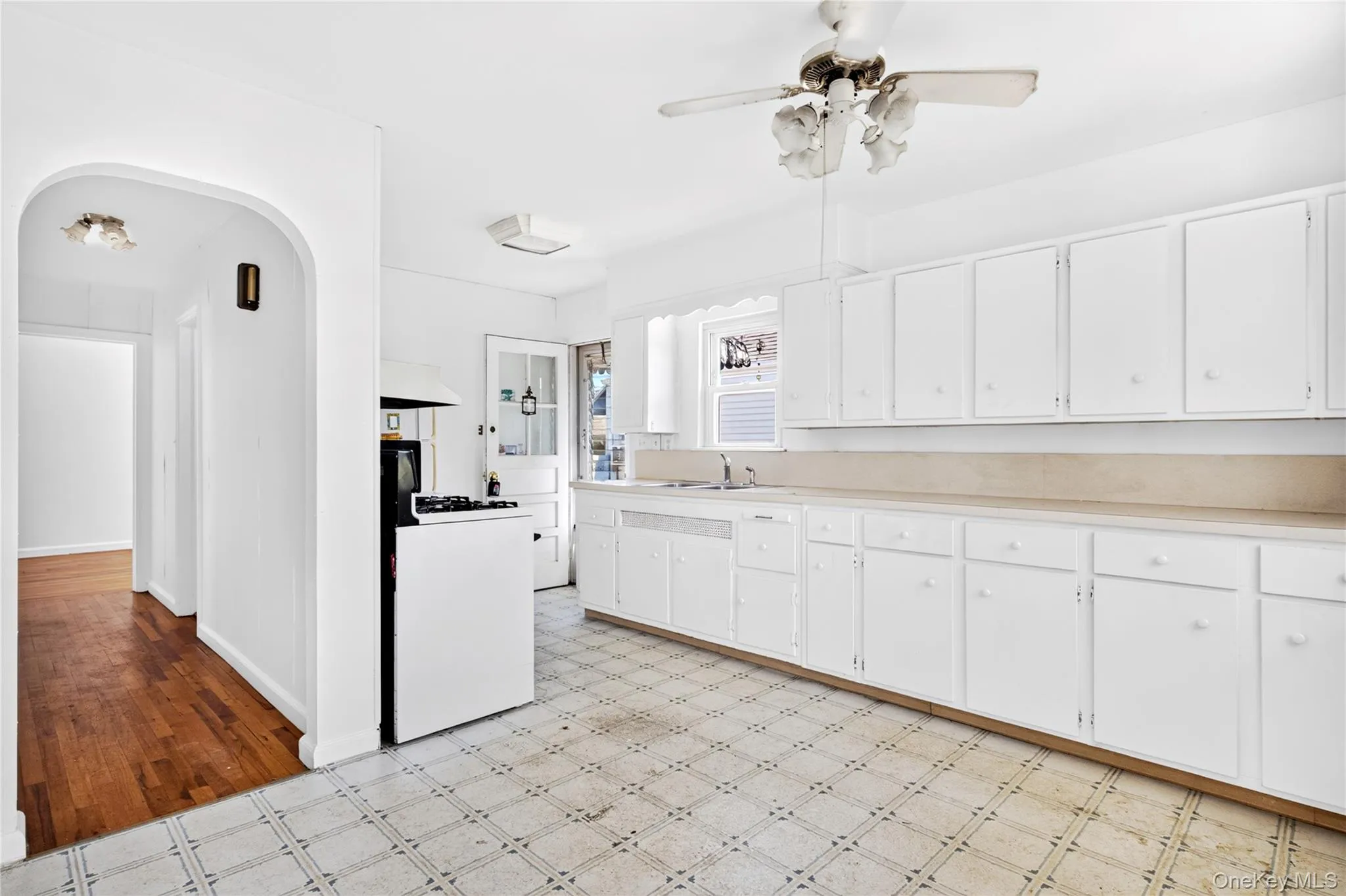 172 Wellington Road, Hempstead, NY, 4 Bedrooms Bedrooms, 6 Rooms Rooms,1 BathroomBathrooms,Residential,For Rent,Wellington,0,KEY1016840 172 Wellington Road, Hempstead, NY, 4 Bedrooms Bedrooms, 6 Rooms Rooms,1 BathroomBathrooms,Residential,For Rent,Wellington,0,KEY1016840