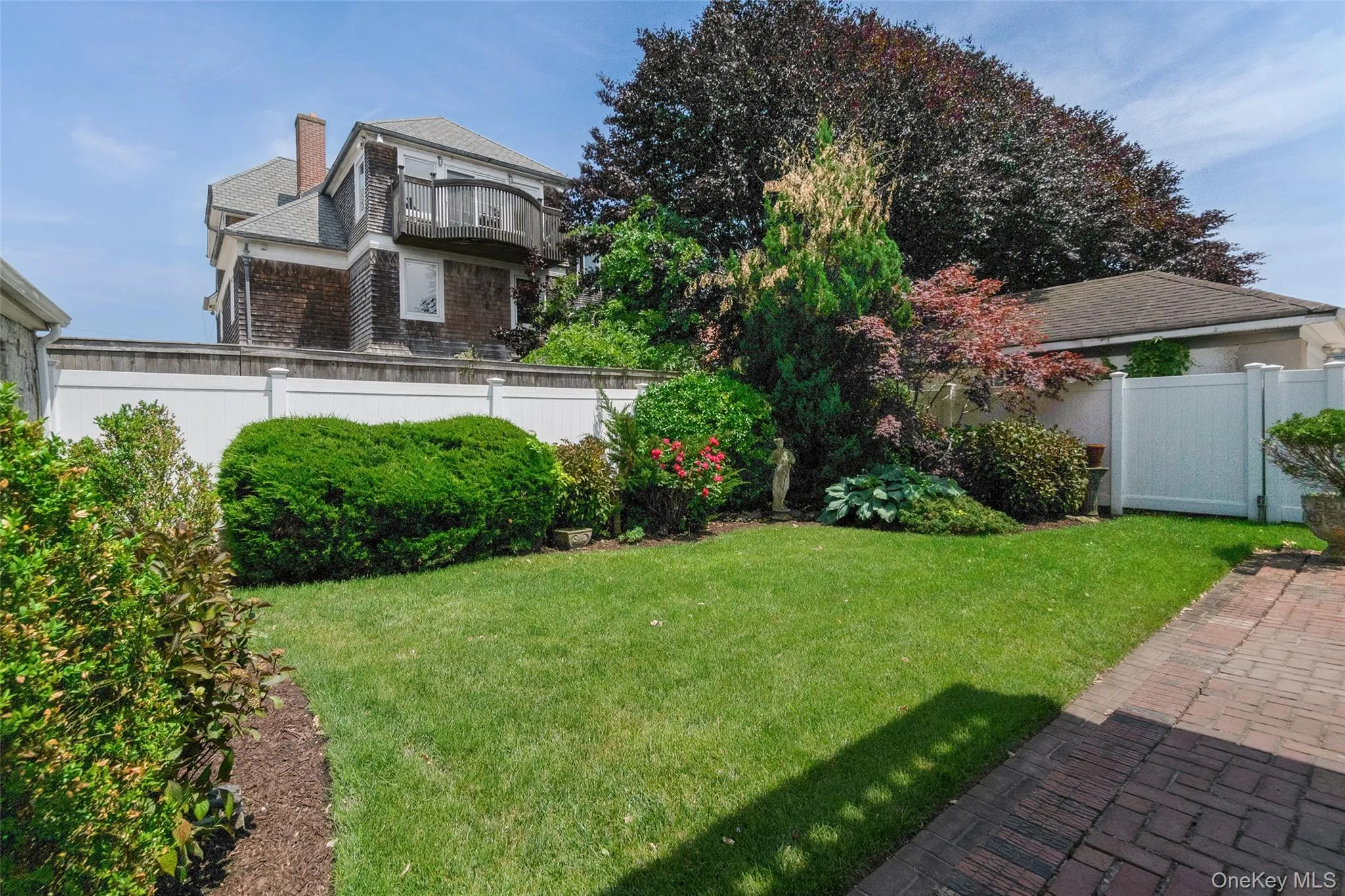 176 Beach 143rd Street, New York, NY, 3 Bedrooms Bedrooms, 10 Rooms Rooms,3 BathroomsBathrooms,Residential,For Rent,Beach 143rd,0,1016844 176 Beach 143rd Street, New York, NY, 3 Bedrooms Bedrooms, 10 Rooms Rooms,3 BathroomsBathrooms,Residential,For Rent,Beach 143rd,0,1016844