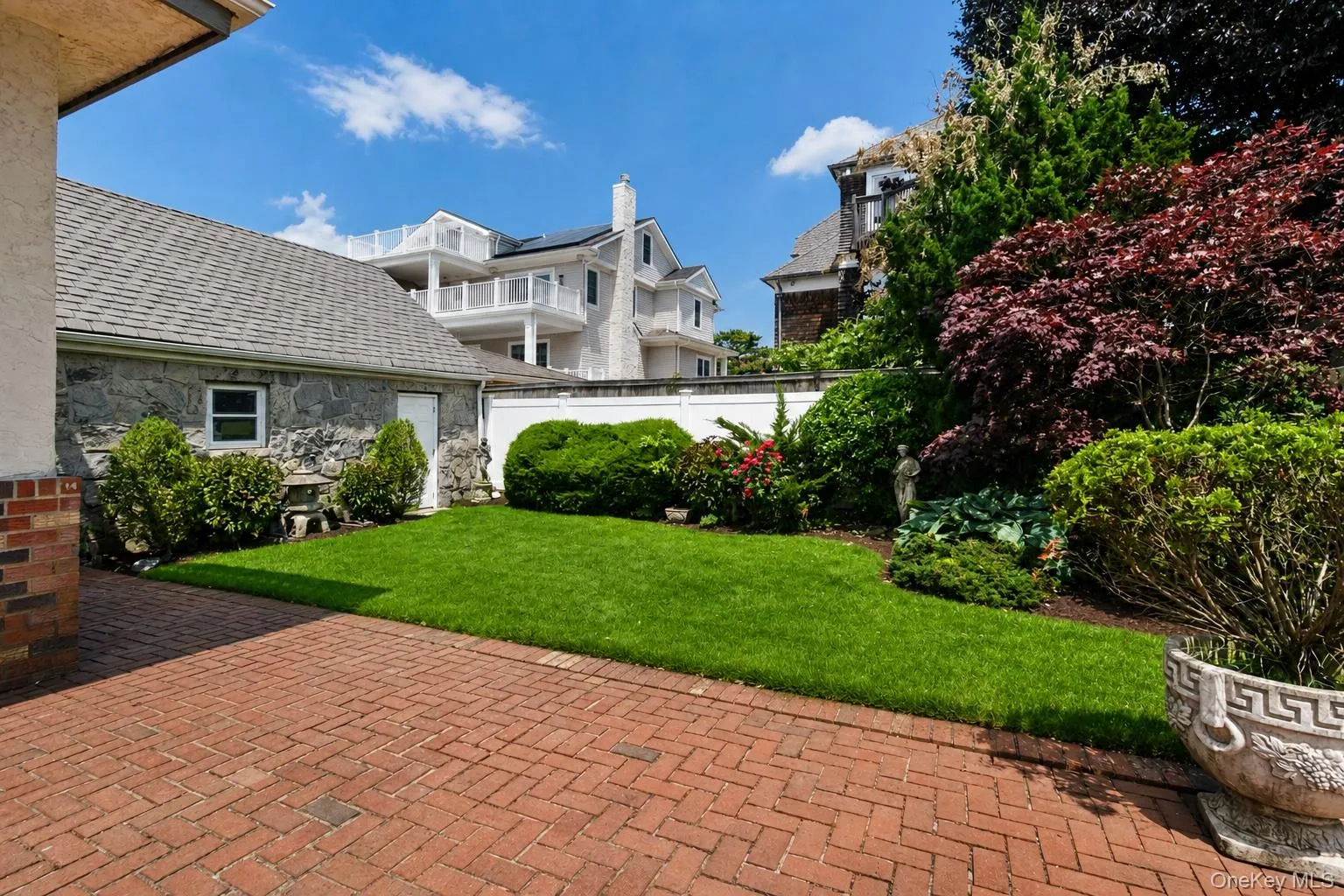 176 Beach 143rd Street, New York, NY, 3 Bedrooms Bedrooms, 10 Rooms Rooms,3 BathroomsBathrooms,Residential,For Rent,Beach 143rd,0,1016844 176 Beach 143rd Street, New York, NY, 3 Bedrooms Bedrooms, 10 Rooms Rooms,3 BathroomsBathrooms,Residential,For Rent,Beach 143rd,0,1016844