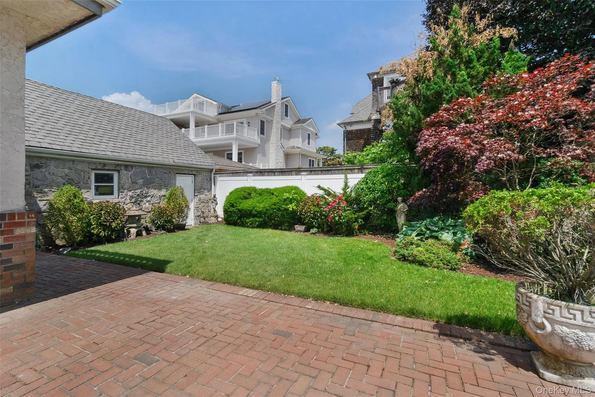 176 Beach 143rd Street, New York, NY, 3 Bedrooms Bedrooms, 10 Rooms Rooms,3 BathroomsBathrooms,Residential,For Rent,Beach 143rd,0,1016844 176 Beach 143rd Street, New York, NY, 3 Bedrooms Bedrooms, 10 Rooms Rooms,3 BathroomsBathrooms,Residential,For Rent,Beach 143rd,0,1016844