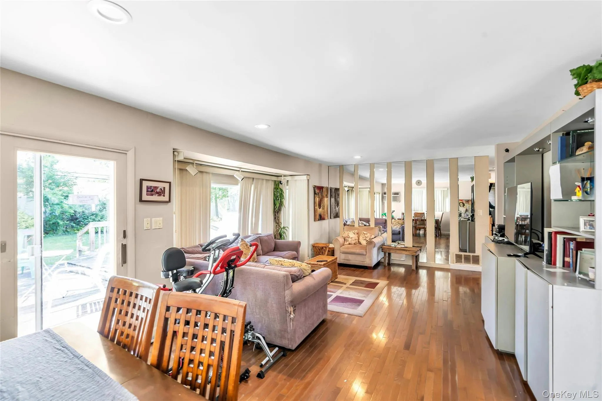 33 Cameo Road, Smithtown, NY, 3 Bedrooms Bedrooms, 6 Rooms Rooms,1 BathroomBathrooms,Residential,For Rent,Cameo,0,KEY1016846 33 Cameo Road, Smithtown, NY, 3 Bedrooms Bedrooms, 6 Rooms Rooms,1 BathroomBathrooms,Residential,For Rent,Cameo,0,KEY1016846