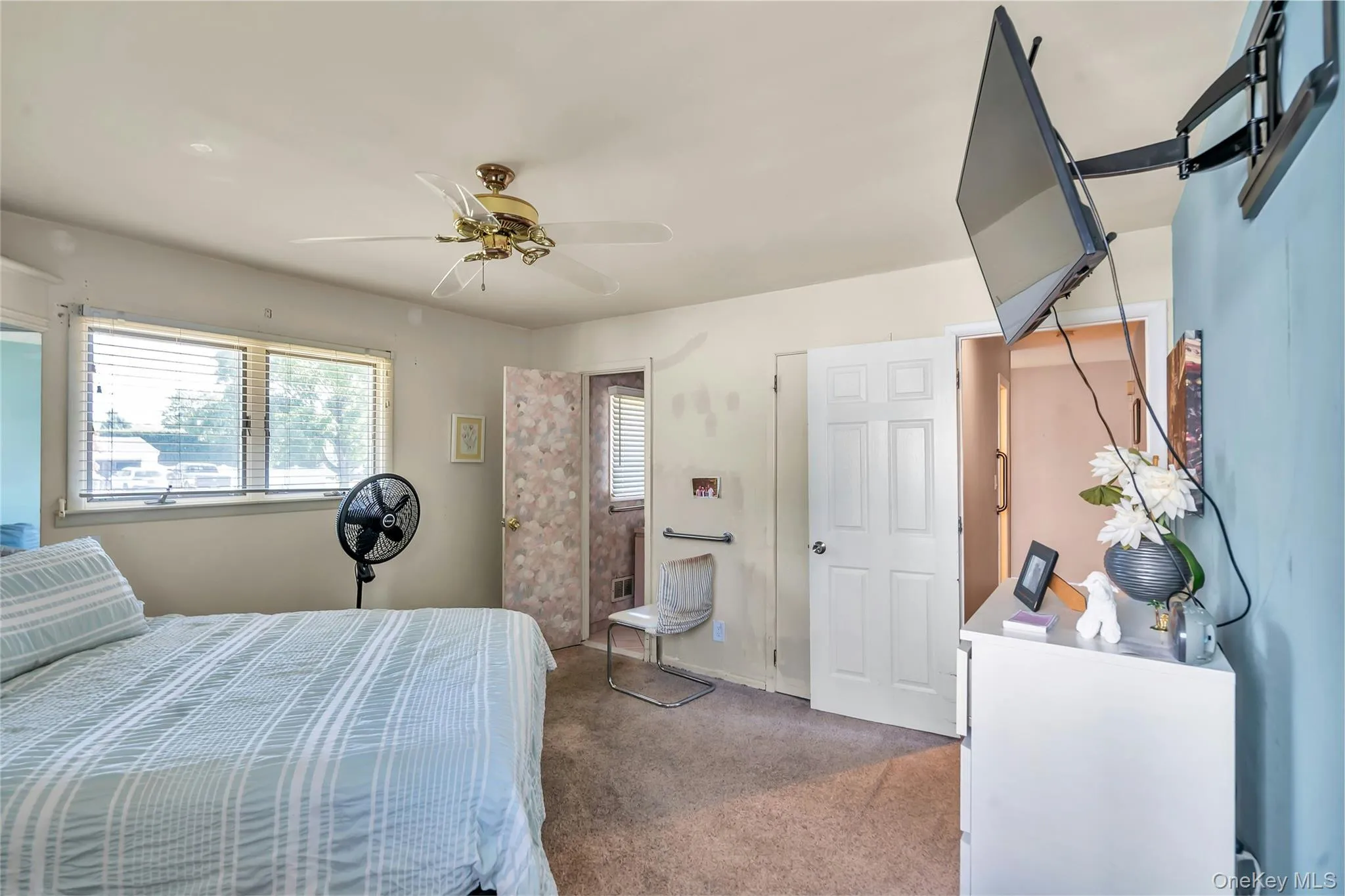 33 Cameo Road, Smithtown, NY, 3 Bedrooms Bedrooms, 6 Rooms Rooms,1 BathroomBathrooms,Residential,For Rent,Cameo,0,KEY1016846 33 Cameo Road, Smithtown, NY, 3 Bedrooms Bedrooms, 6 Rooms Rooms,1 BathroomBathrooms,Residential,For Rent,Cameo,0,KEY1016846