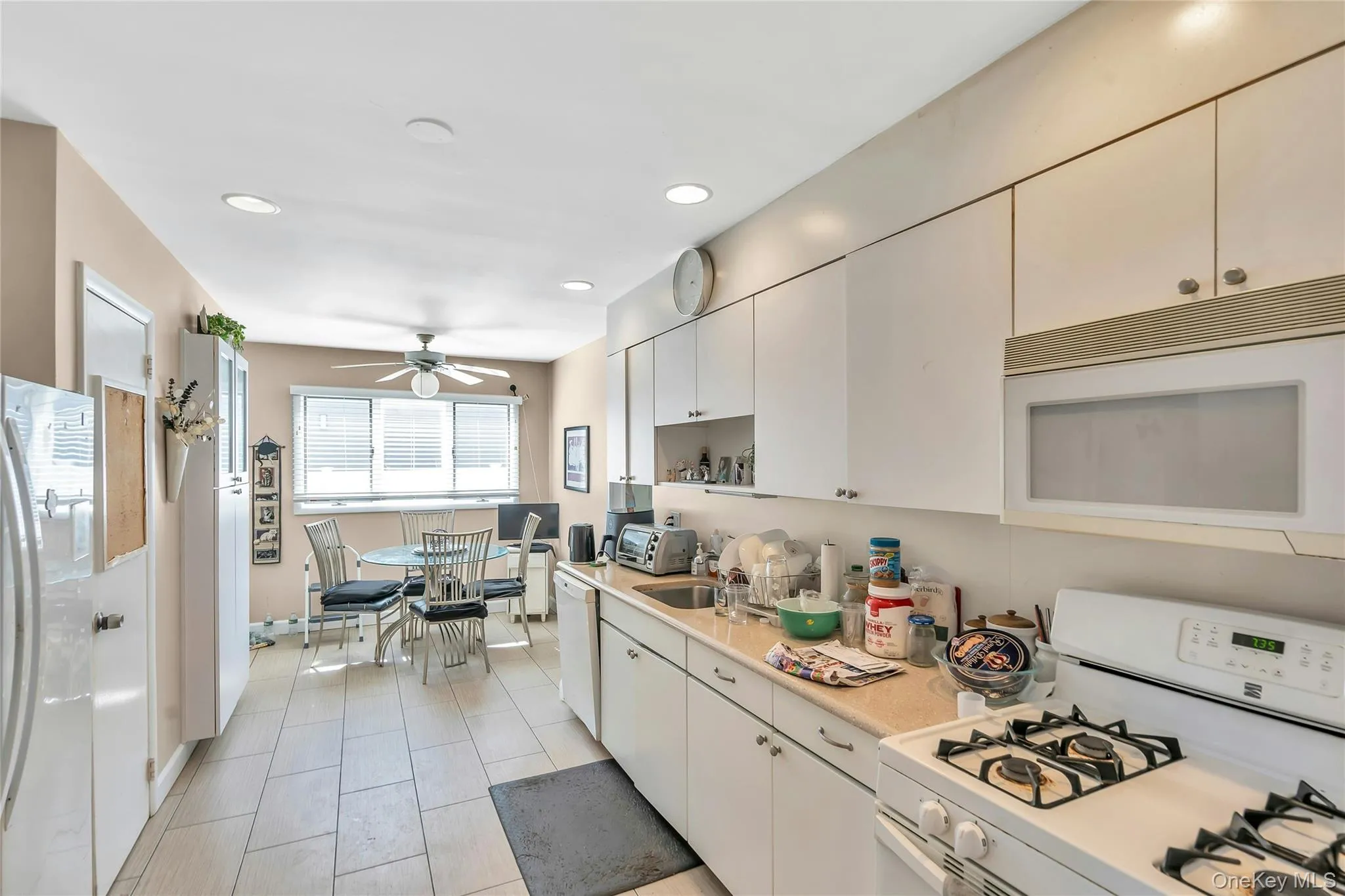 33 Cameo Road, Smithtown, NY, 3 Bedrooms Bedrooms, 6 Rooms Rooms,1 BathroomBathrooms,Residential,For Rent,Cameo,0,KEY1016846 33 Cameo Road, Smithtown, NY, 3 Bedrooms Bedrooms, 6 Rooms Rooms,1 BathroomBathrooms,Residential,For Rent,Cameo,0,KEY1016846
