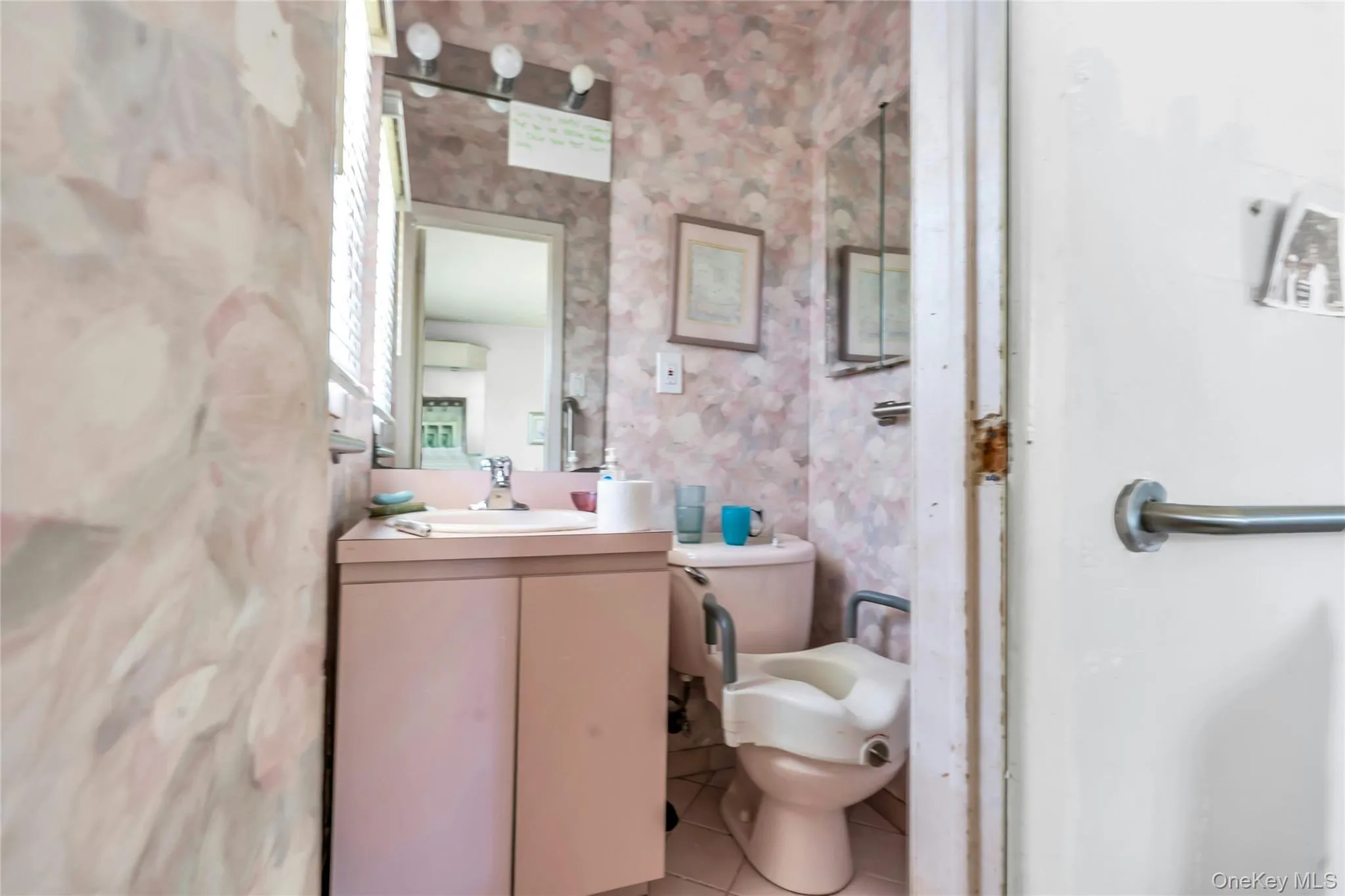 33 Cameo Road, Smithtown, NY, 3 Bedrooms Bedrooms, 6 Rooms Rooms,1 BathroomBathrooms,Residential,For Rent,Cameo,0,KEY1016846 33 Cameo Road, Smithtown, NY, 3 Bedrooms Bedrooms, 6 Rooms Rooms,1 BathroomBathrooms,Residential,For Rent,Cameo,0,KEY1016846