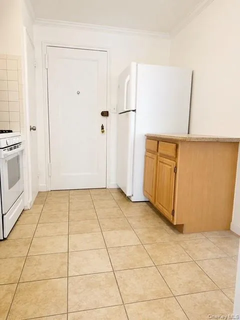 65-45 Yellowstone Boulevard, New York, NY, 1 Bedroom Bedrooms, 3 Rooms Rooms,1 BathroomBathrooms,Residential,For Rent,Yellowstone,0,1016851 65-45 Yellowstone Boulevard, New York, NY, 1 Bedroom Bedrooms, 3 Rooms Rooms,1 BathroomBathrooms,Residential,For Rent,Yellowstone,0,1016851