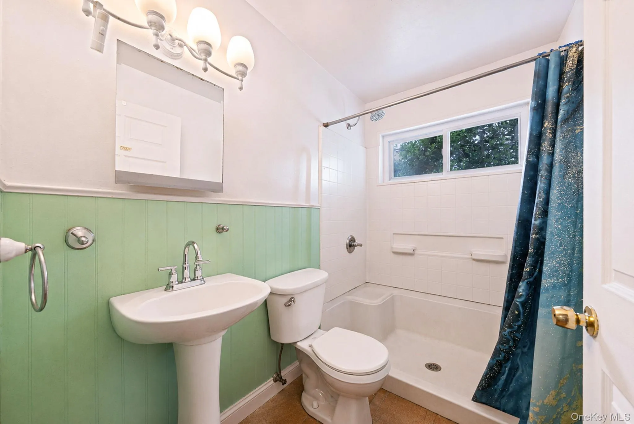 14 Urn Court, Islip, NY, 4 Bedrooms Bedrooms, 7 Rooms Rooms,2 BathroomsBathrooms,Residential,For Rent,Urn,0,KEY1016852 14 Urn Court, Islip, NY, 4 Bedrooms Bedrooms, 7 Rooms Rooms,2 BathroomsBathrooms,Residential,For Rent,Urn,0,KEY1016852