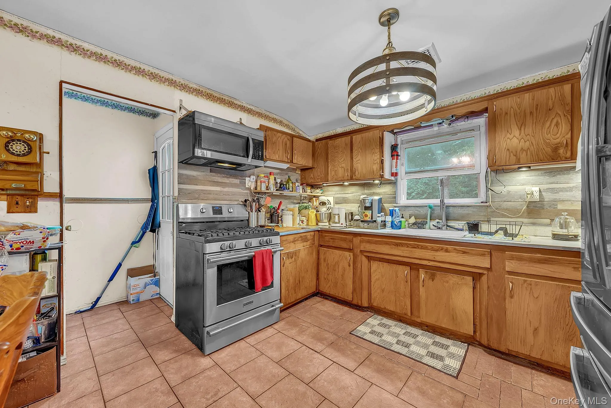 14 Urn Court, Islip, NY, 4 Bedrooms Bedrooms, 7 Rooms Rooms,2 BathroomsBathrooms,Residential,For Rent,Urn,0,KEY1016852 14 Urn Court, Islip, NY, 4 Bedrooms Bedrooms, 7 Rooms Rooms,2 BathroomsBathrooms,Residential,For Rent,Urn,0,KEY1016852