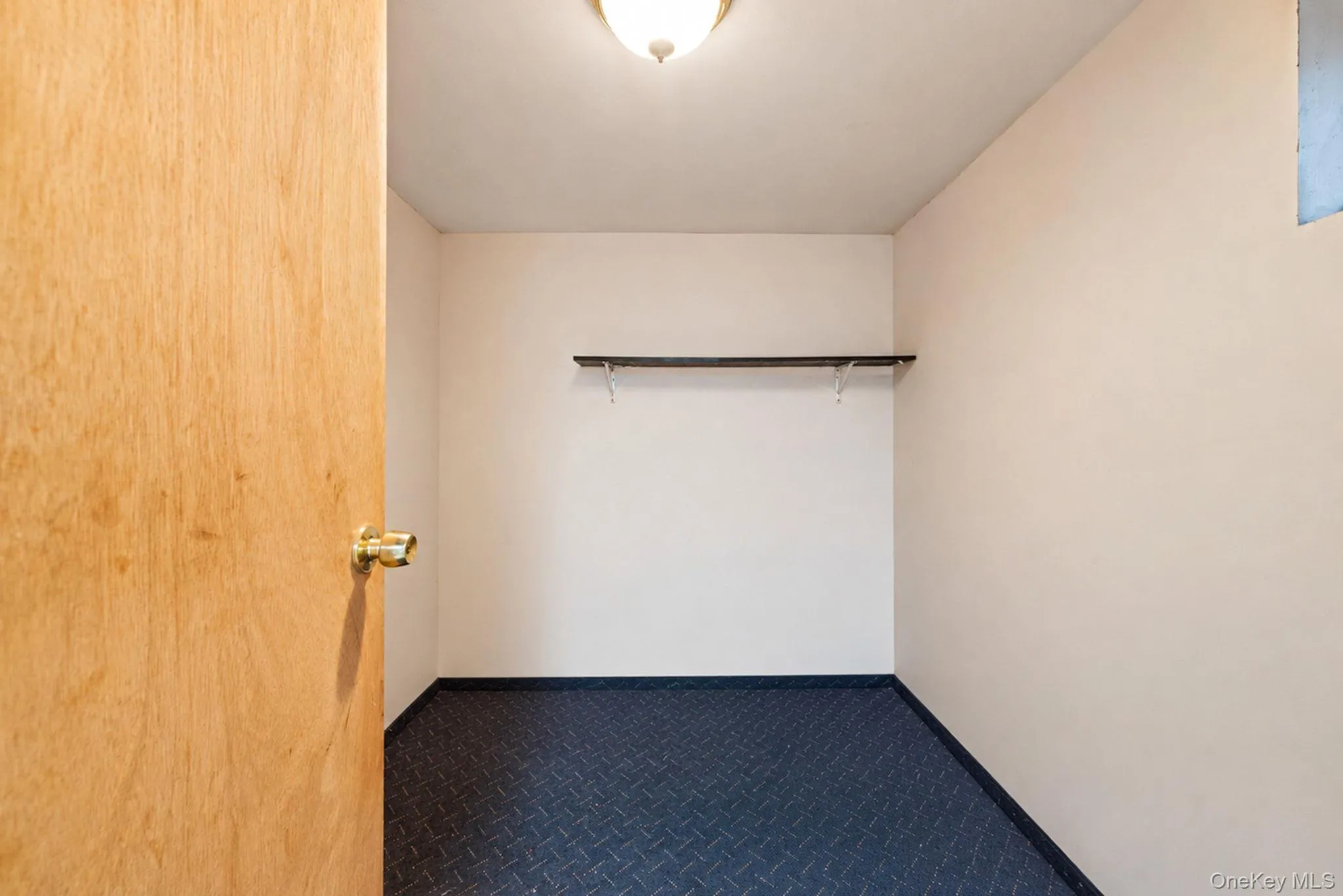 14 Urn Court, Islip, NY, 4 Bedrooms Bedrooms, 7 Rooms Rooms,2 BathroomsBathrooms,Residential,For Rent,Urn,0,KEY1016852 14 Urn Court, Islip, NY, 4 Bedrooms Bedrooms, 7 Rooms Rooms,2 BathroomsBathrooms,Residential,For Rent,Urn,0,KEY1016852