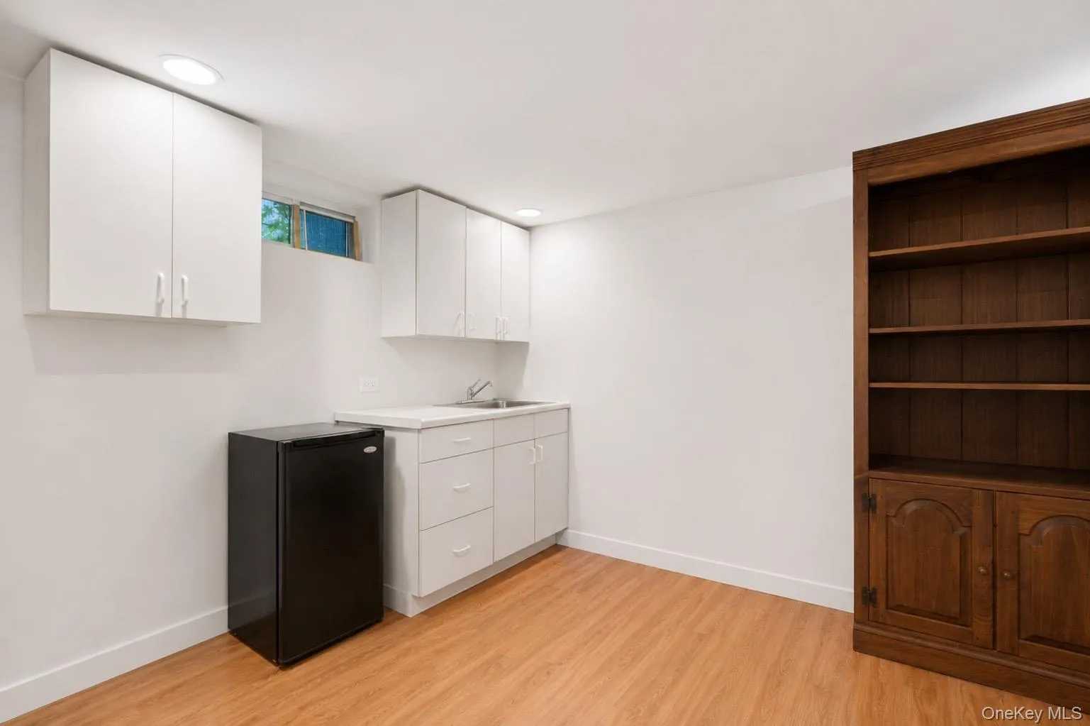 Basement wet bar Basement wet bar