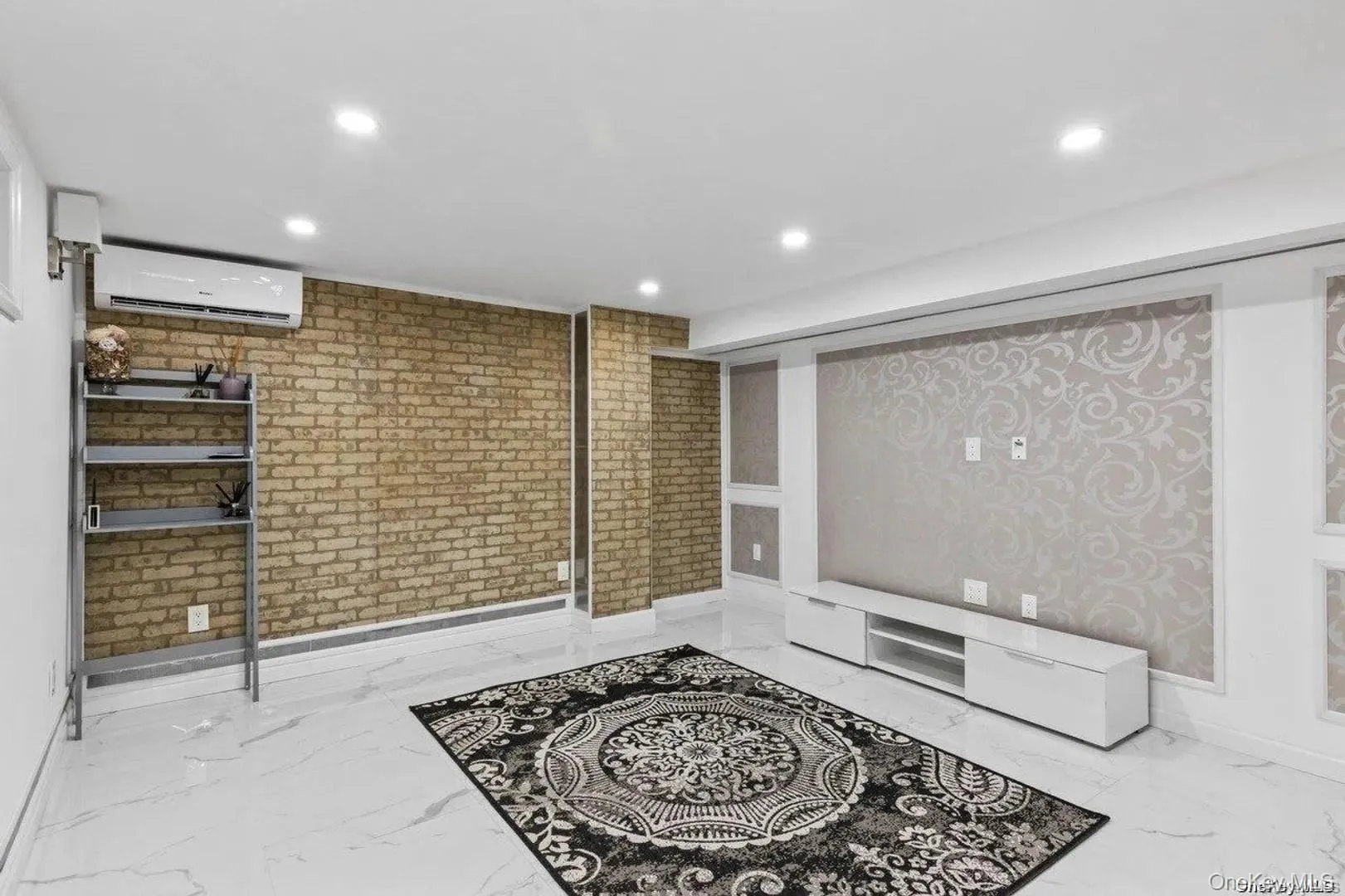 30 Aberdeen Road, Hempstead, NY, 6 Bedrooms Bedrooms, 15 Rooms Rooms,3 BathroomsBathrooms,Residential Lease,For Rent,Aberdeen,0,1016860 30 Aberdeen Road, Hempstead, NY, 6 Bedrooms Bedrooms, 15 Rooms Rooms,3 BathroomsBathrooms,Residential Lease,For Rent,Aberdeen,0,1016860