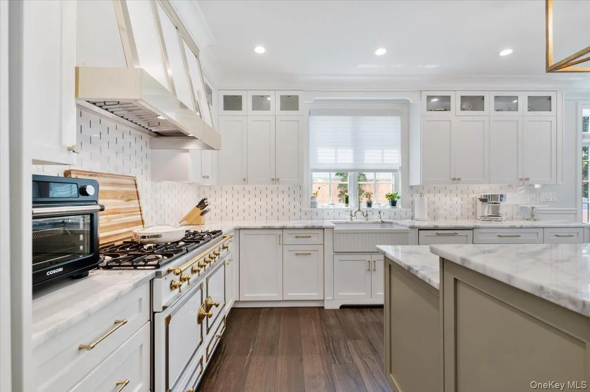 66 Liberty Avenue, Hempstead, NY, 4 Bedrooms Bedrooms, 15 Rooms Rooms,4 BathroomsBathrooms,Residential,For Rent,Liberty,0,1016865 66 Liberty Avenue, Hempstead, NY, 4 Bedrooms Bedrooms, 15 Rooms Rooms,4 BathroomsBathrooms,Residential,For Rent,Liberty,0,1016865