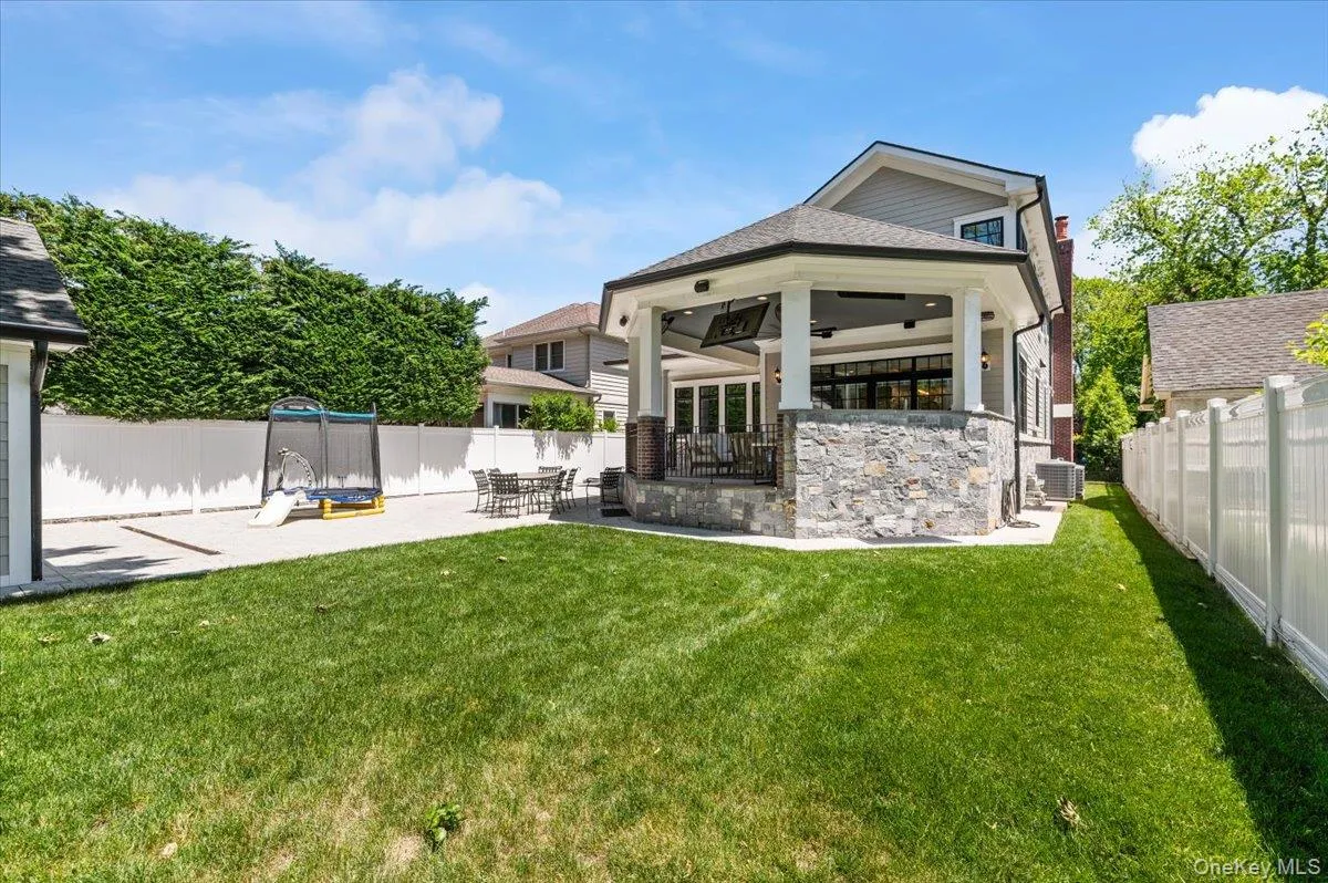 66 Liberty Avenue, Hempstead, NY, 4 Bedrooms Bedrooms, 15 Rooms Rooms,4 BathroomsBathrooms,Residential,For Rent,Liberty,0,1016865 66 Liberty Avenue, Hempstead, NY, 4 Bedrooms Bedrooms, 15 Rooms Rooms,4 BathroomsBathrooms,Residential,For Rent,Liberty,0,1016865