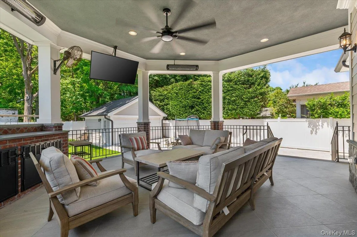 66 Liberty Avenue, Hempstead, NY, 4 Bedrooms Bedrooms, 15 Rooms Rooms,4 BathroomsBathrooms,Residential,For Rent,Liberty,0,1016865 66 Liberty Avenue, Hempstead, NY, 4 Bedrooms Bedrooms, 15 Rooms Rooms,4 BathroomsBathrooms,Residential,For Rent,Liberty,0,1016865
