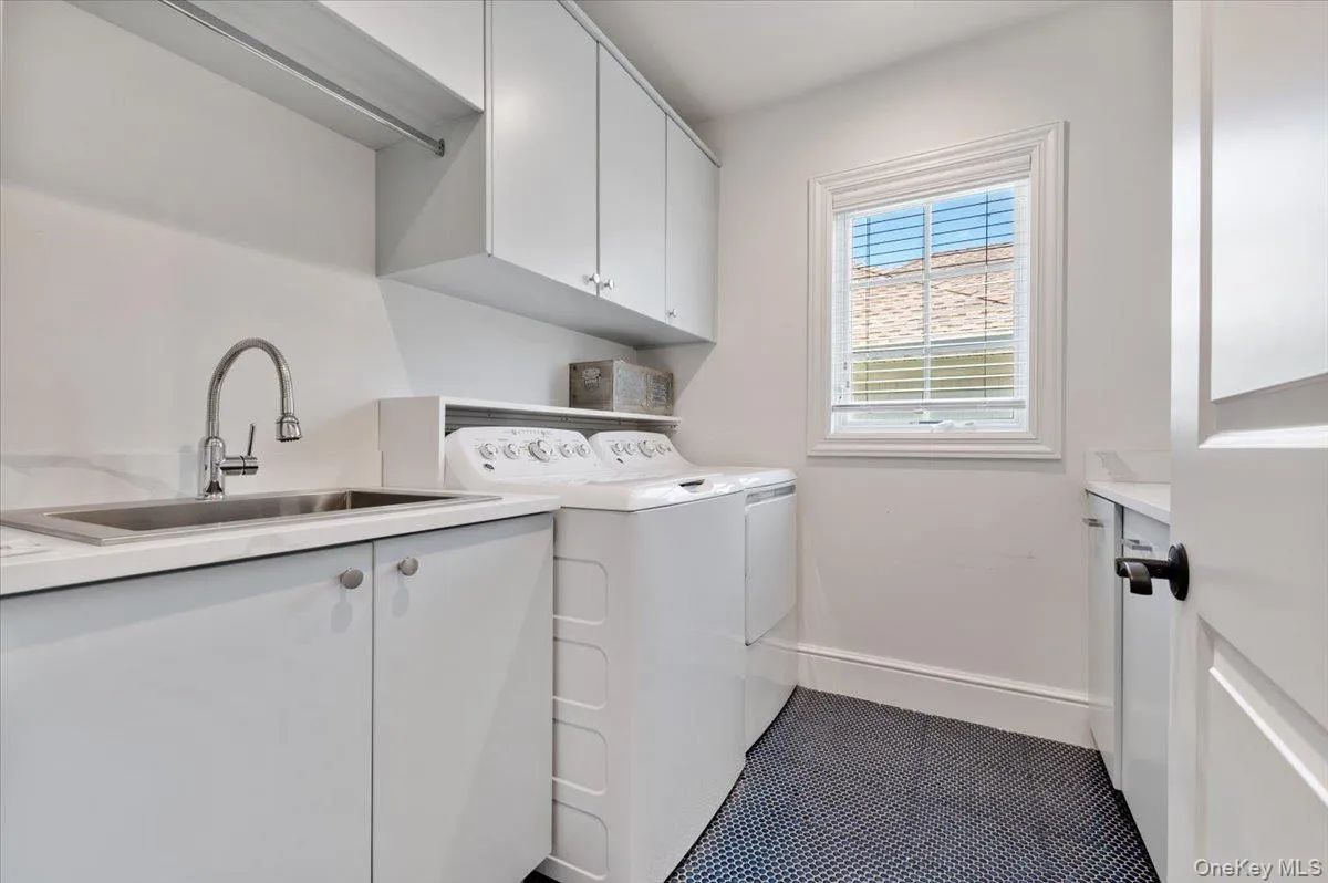 66 Liberty Avenue, Hempstead, NY, 4 Bedrooms Bedrooms, 15 Rooms Rooms,4 BathroomsBathrooms,Residential,For Rent,Liberty,0,1016865 66 Liberty Avenue, Hempstead, NY, 4 Bedrooms Bedrooms, 15 Rooms Rooms,4 BathroomsBathrooms,Residential,For Rent,Liberty,0,1016865