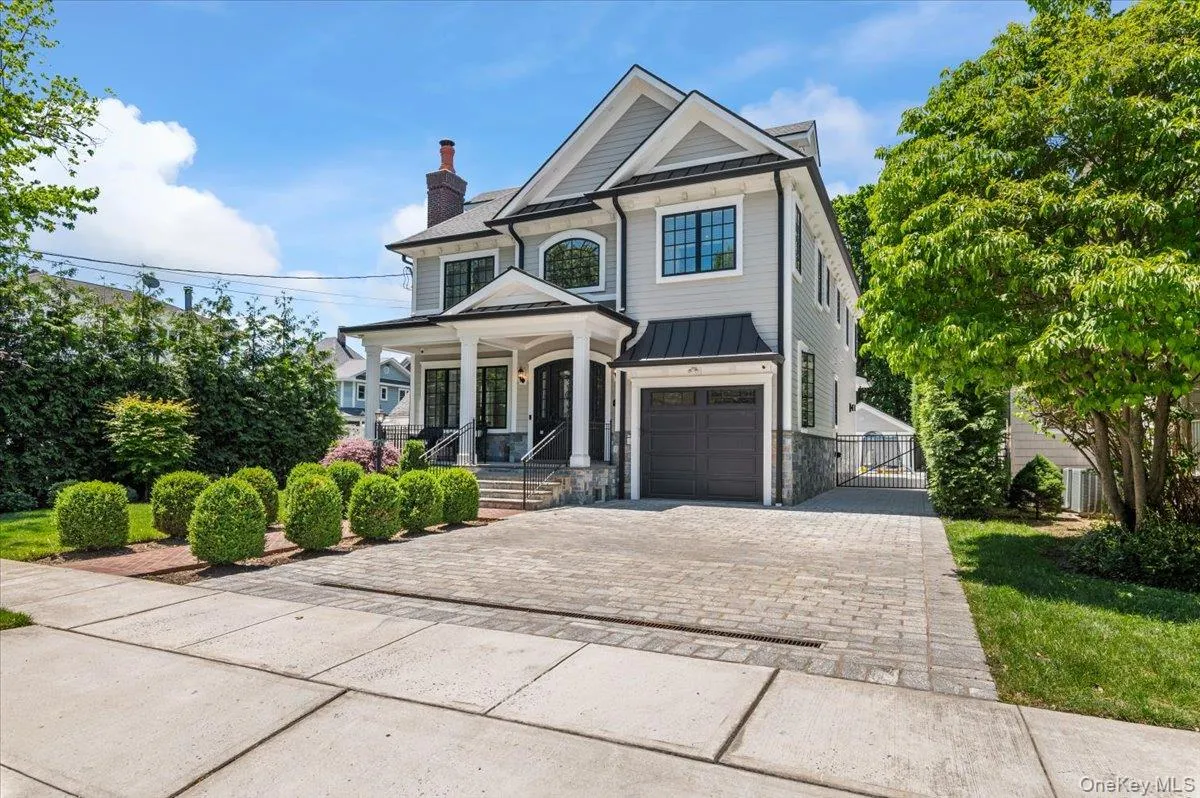 66 Liberty Avenue, Hempstead, NY, 4 Bedrooms Bedrooms, 15 Rooms Rooms,4 BathroomsBathrooms,Residential,For Rent,Liberty,0,1016865 66 Liberty Avenue, Hempstead, NY, 4 Bedrooms Bedrooms, 15 Rooms Rooms,4 BathroomsBathrooms,Residential,For Rent,Liberty,0,1016865