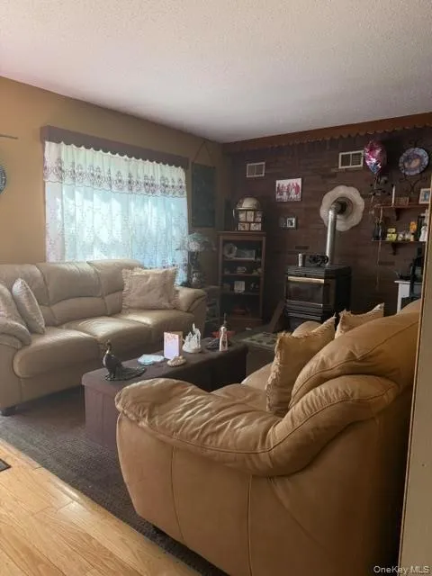 23 Landscape Drive, Babylon, NY, 5 Bedrooms Bedrooms, 10 Rooms Rooms,3 BathroomsBathrooms,Residential,For Rent,Landscape,0,1016869 23 Landscape Drive, Babylon, NY, 5 Bedrooms Bedrooms, 10 Rooms Rooms,3 BathroomsBathrooms,Residential,For Rent,Landscape,0,1016869