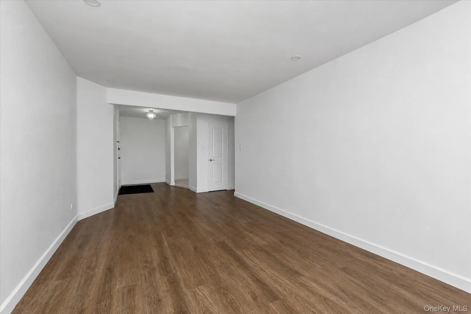 67-30 Clyde Street, New York, NY, 1 Bedroom Bedrooms, 4 Rooms Rooms,1 BathroomBathrooms,Residential,For Rent,Clyde,0,KEY1016870 67-30 Clyde Street, New York, NY, 1 Bedroom Bedrooms, 4 Rooms Rooms,1 BathroomBathrooms,Residential,For Rent,Clyde,0,KEY1016870