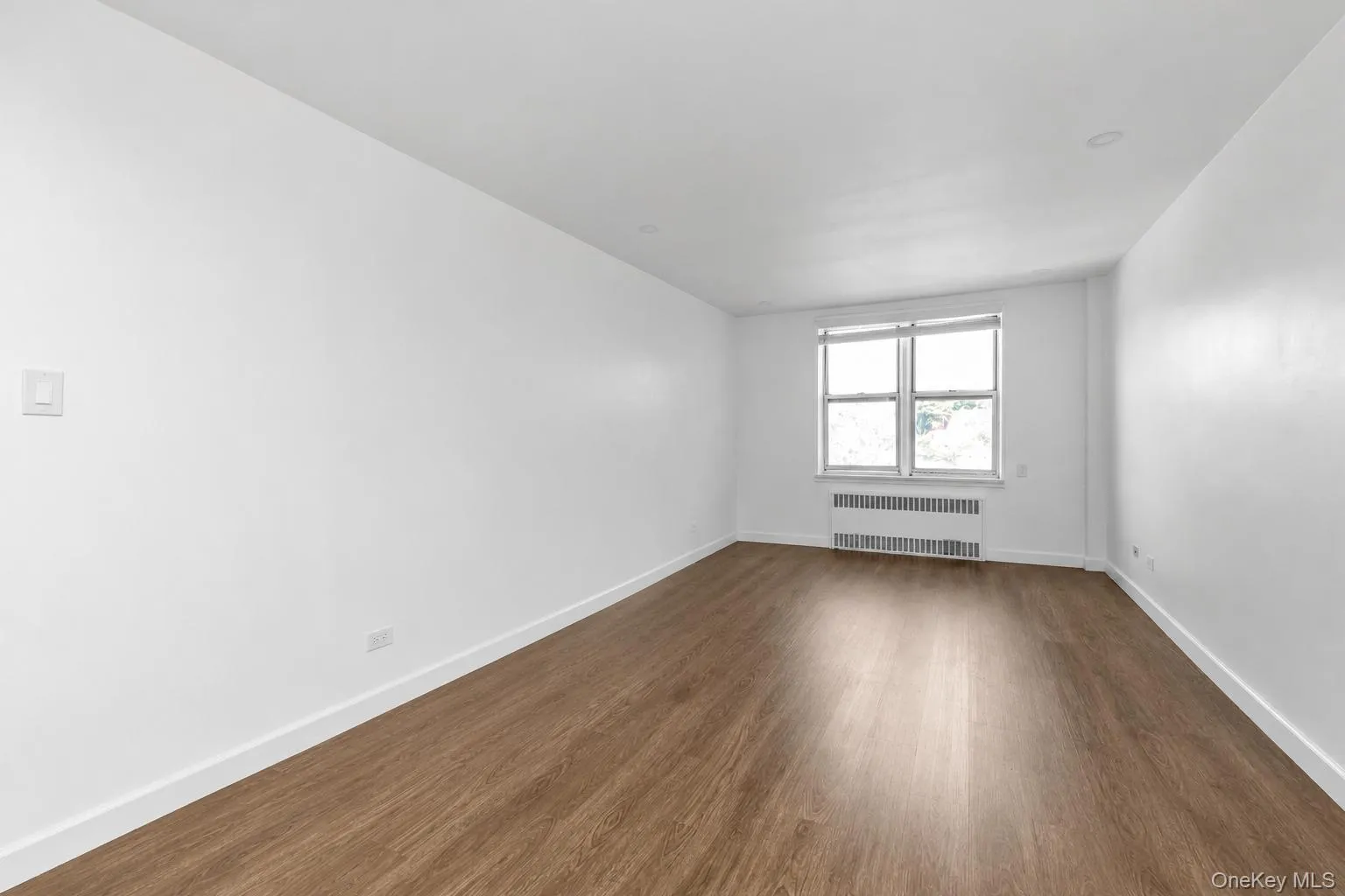 67-30 Clyde Street, New York, NY, 1 Bedroom Bedrooms, 4 Rooms Rooms,1 BathroomBathrooms,Residential,For Rent,Clyde,0,KEY1016870 67-30 Clyde Street, New York, NY, 1 Bedroom Bedrooms, 4 Rooms Rooms,1 BathroomBathrooms,Residential,For Rent,Clyde,0,KEY1016870
