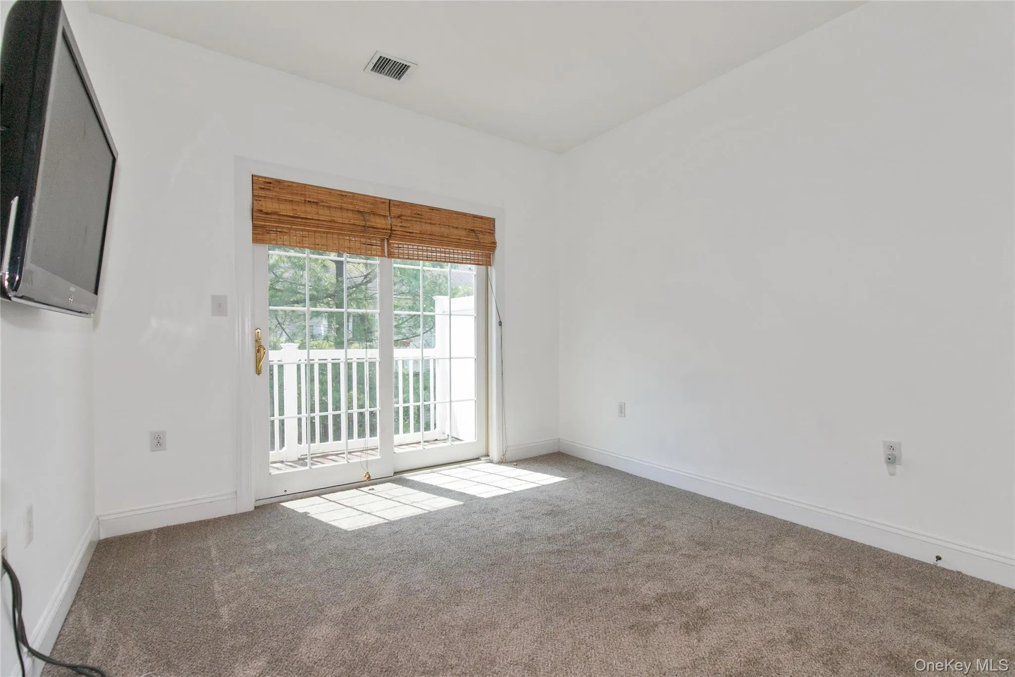 46 Miro Place, North Hempstead, NY, 2 Bedrooms Bedrooms, 5 Rooms Rooms,2 BathroomsBathrooms,Residential,For Rent,Miro,0,1016877 46 Miro Place, North Hempstead, NY, 2 Bedrooms Bedrooms, 5 Rooms Rooms,2 BathroomsBathrooms,Residential,For Rent,Miro,0,1016877