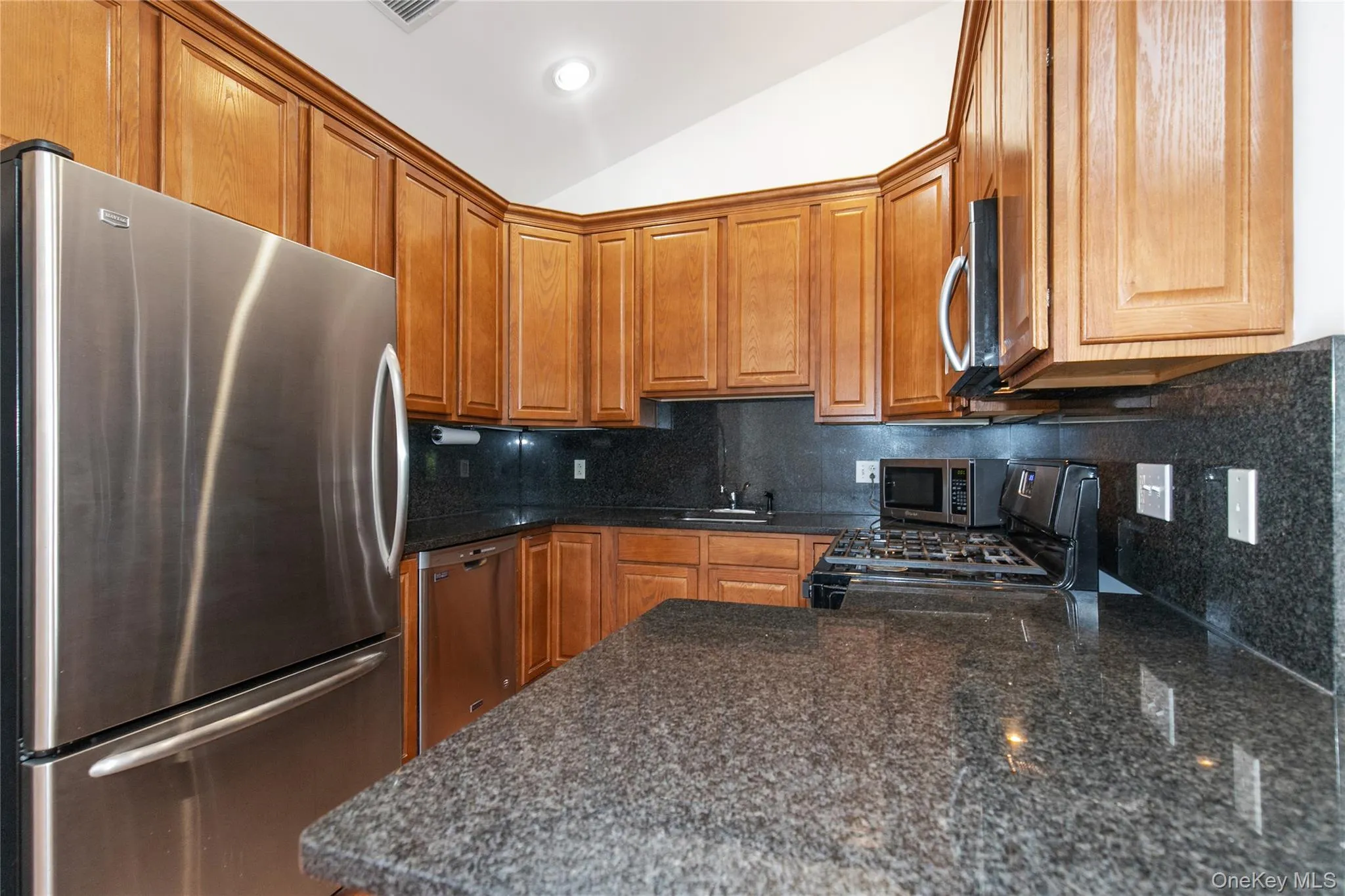 46 Miro Place, North Hempstead, NY, 2 Bedrooms Bedrooms, 5 Rooms Rooms,2 BathroomsBathrooms,Residential,For Rent,Miro,0,1016877 46 Miro Place, North Hempstead, NY, 2 Bedrooms Bedrooms, 5 Rooms Rooms,2 BathroomsBathrooms,Residential,For Rent,Miro,0,1016877