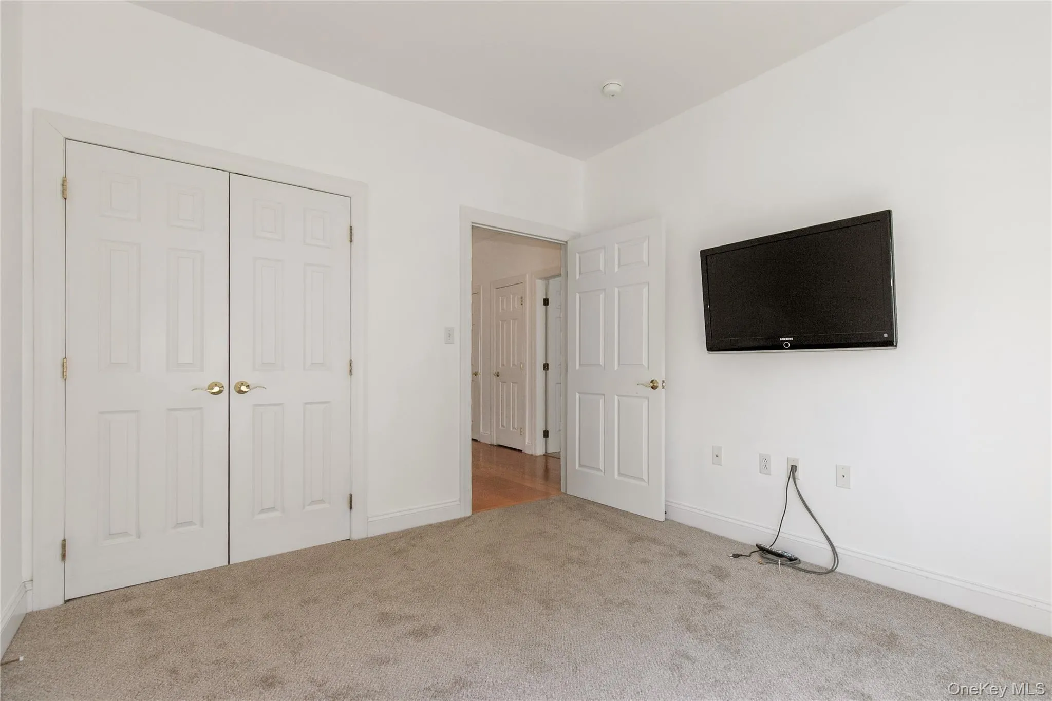 46 Miro Place, North Hempstead, NY, 2 Bedrooms Bedrooms, 5 Rooms Rooms,2 BathroomsBathrooms,Residential,For Rent,Miro,0,1016877 46 Miro Place, North Hempstead, NY, 2 Bedrooms Bedrooms, 5 Rooms Rooms,2 BathroomsBathrooms,Residential,For Rent,Miro,0,1016877