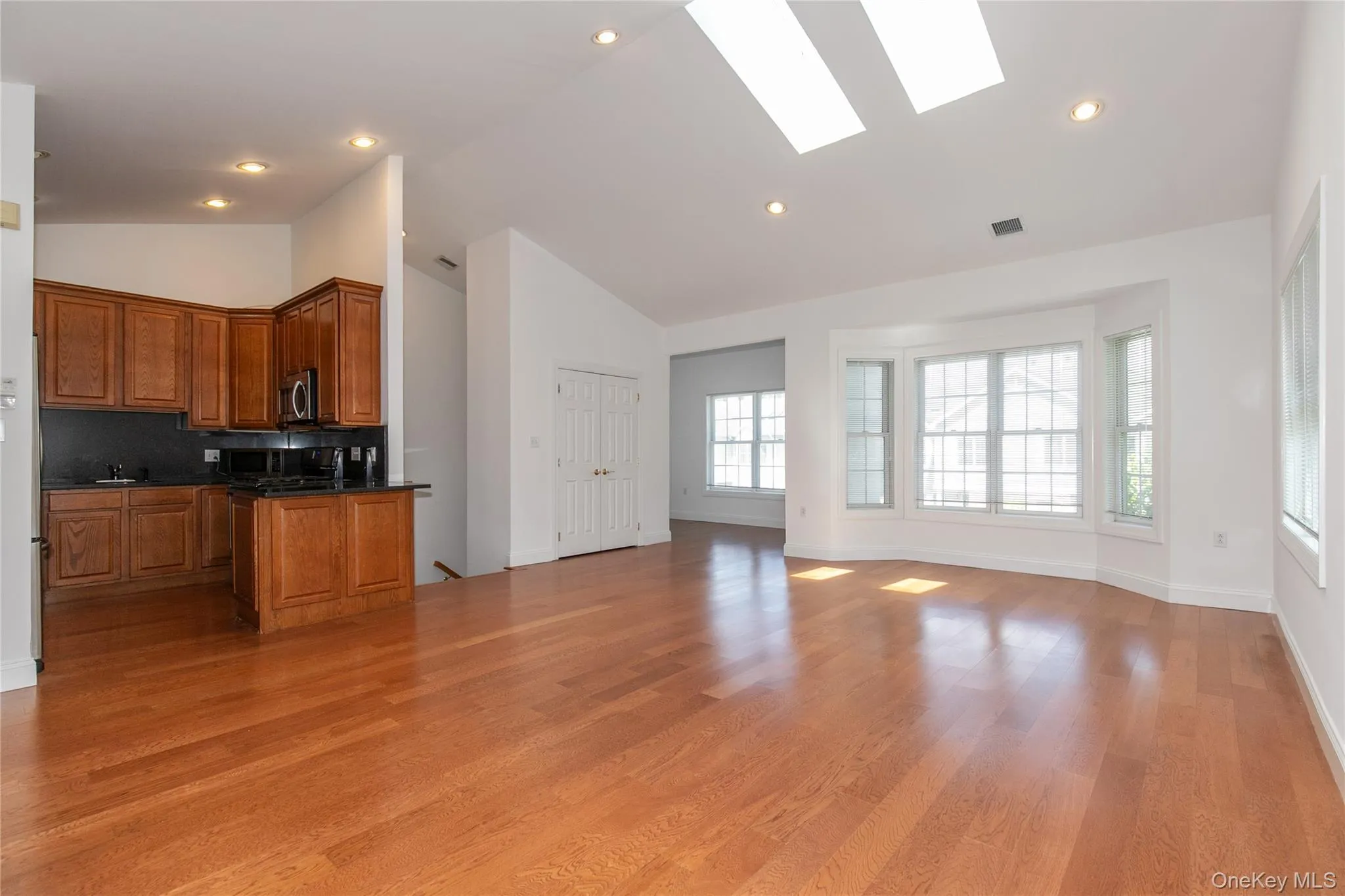 46 Miro Place, North Hempstead, NY, 2 Bedrooms Bedrooms, 5 Rooms Rooms,2 BathroomsBathrooms,Residential,For Rent,Miro,0,1016877 46 Miro Place, North Hempstead, NY, 2 Bedrooms Bedrooms, 5 Rooms Rooms,2 BathroomsBathrooms,Residential,For Rent,Miro,0,1016877