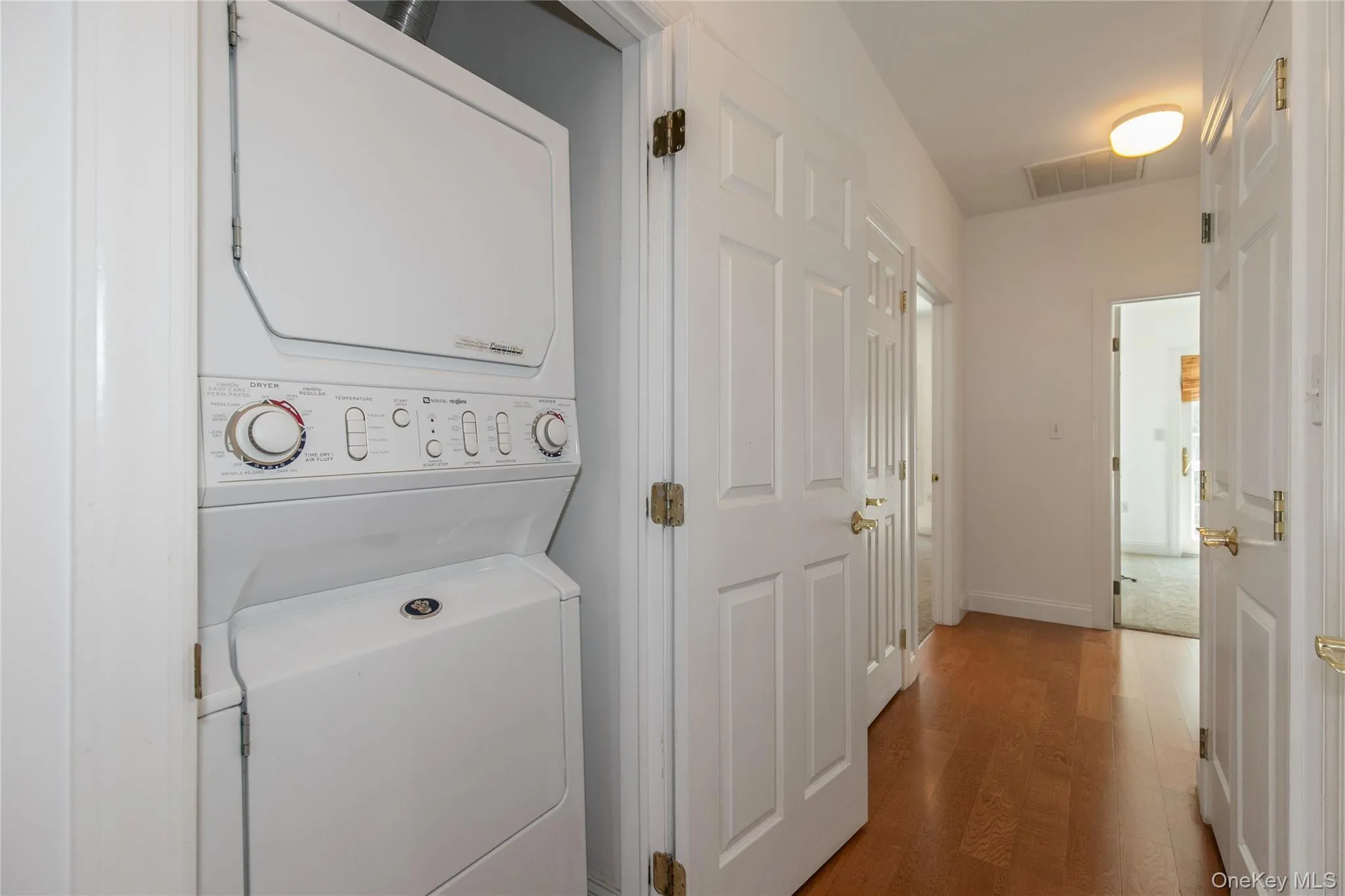46 Miro Place, North Hempstead, NY, 2 Bedrooms Bedrooms, 5 Rooms Rooms,2 BathroomsBathrooms,Residential,For Rent,Miro,0,1016877 46 Miro Place, North Hempstead, NY, 2 Bedrooms Bedrooms, 5 Rooms Rooms,2 BathroomsBathrooms,Residential,For Rent,Miro,0,1016877