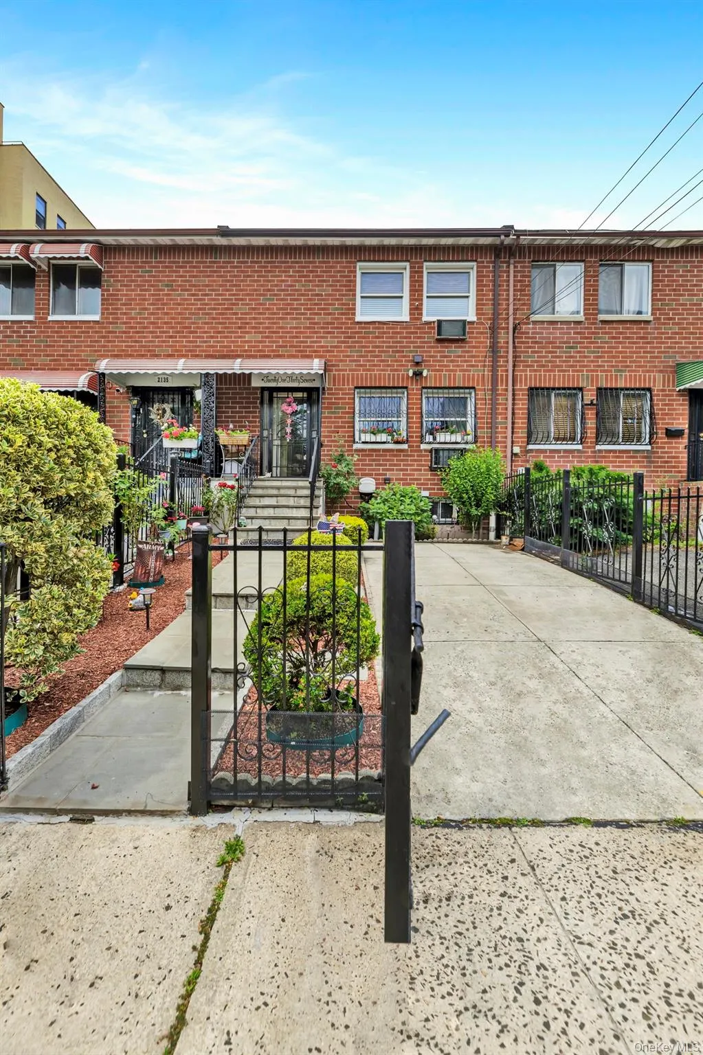2137 Clinton Avenue, New York, NY, 3 Bedrooms Bedrooms, 6 Rooms Rooms,1 BathroomBathrooms,Residential,For Rent,Clinton,0,1016881 2137 Clinton Avenue, New York, NY, 3 Bedrooms Bedrooms, 6 Rooms Rooms,1 BathroomBathrooms,Residential,For Rent,Clinton,0,1016881