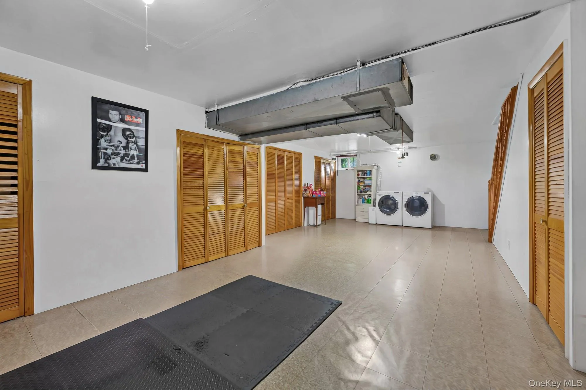 2137 Clinton Avenue, New York, NY, 3 Bedrooms Bedrooms, 6 Rooms Rooms,1 BathroomBathrooms,Residential,For Rent,Clinton,0,1016881 2137 Clinton Avenue, New York, NY, 3 Bedrooms Bedrooms, 6 Rooms Rooms,1 BathroomBathrooms,Residential,For Rent,Clinton,0,1016881
