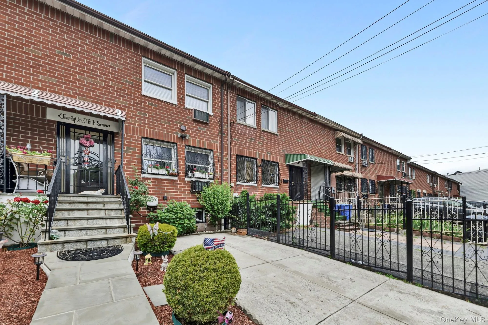 2137 Clinton Avenue, New York, NY, 3 Bedrooms Bedrooms, 6 Rooms Rooms,1 BathroomBathrooms,Residential,For Rent,Clinton,0,1016881 2137 Clinton Avenue, New York, NY, 3 Bedrooms Bedrooms, 6 Rooms Rooms,1 BathroomBathrooms,Residential,For Rent,Clinton,0,1016881