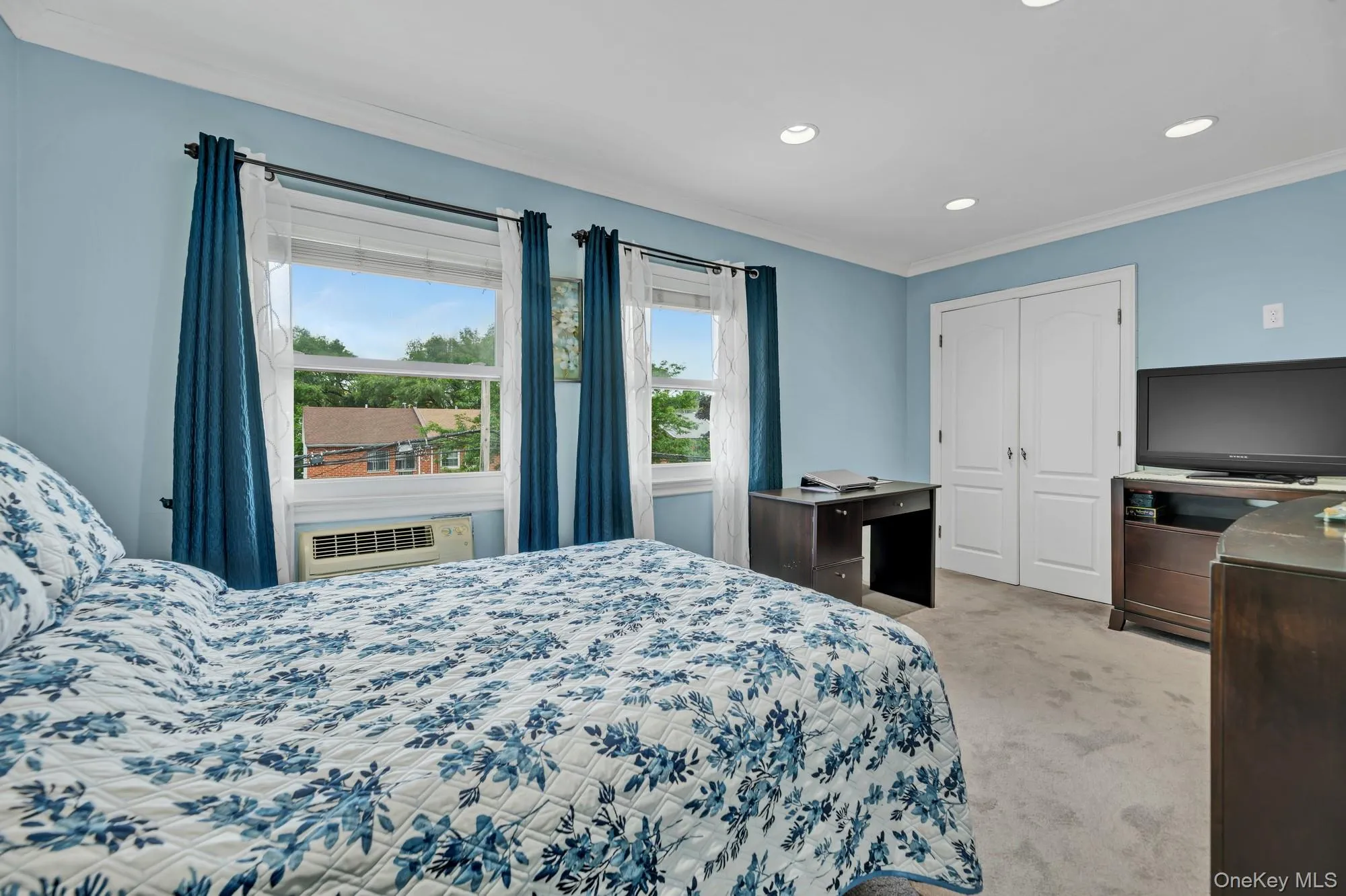 2137 Clinton Avenue, New York, NY, 3 Bedrooms Bedrooms, 6 Rooms Rooms,1 BathroomBathrooms,Residential,For Rent,Clinton,0,1016881 2137 Clinton Avenue, New York, NY, 3 Bedrooms Bedrooms, 6 Rooms Rooms,1 BathroomBathrooms,Residential,For Rent,Clinton,0,1016881