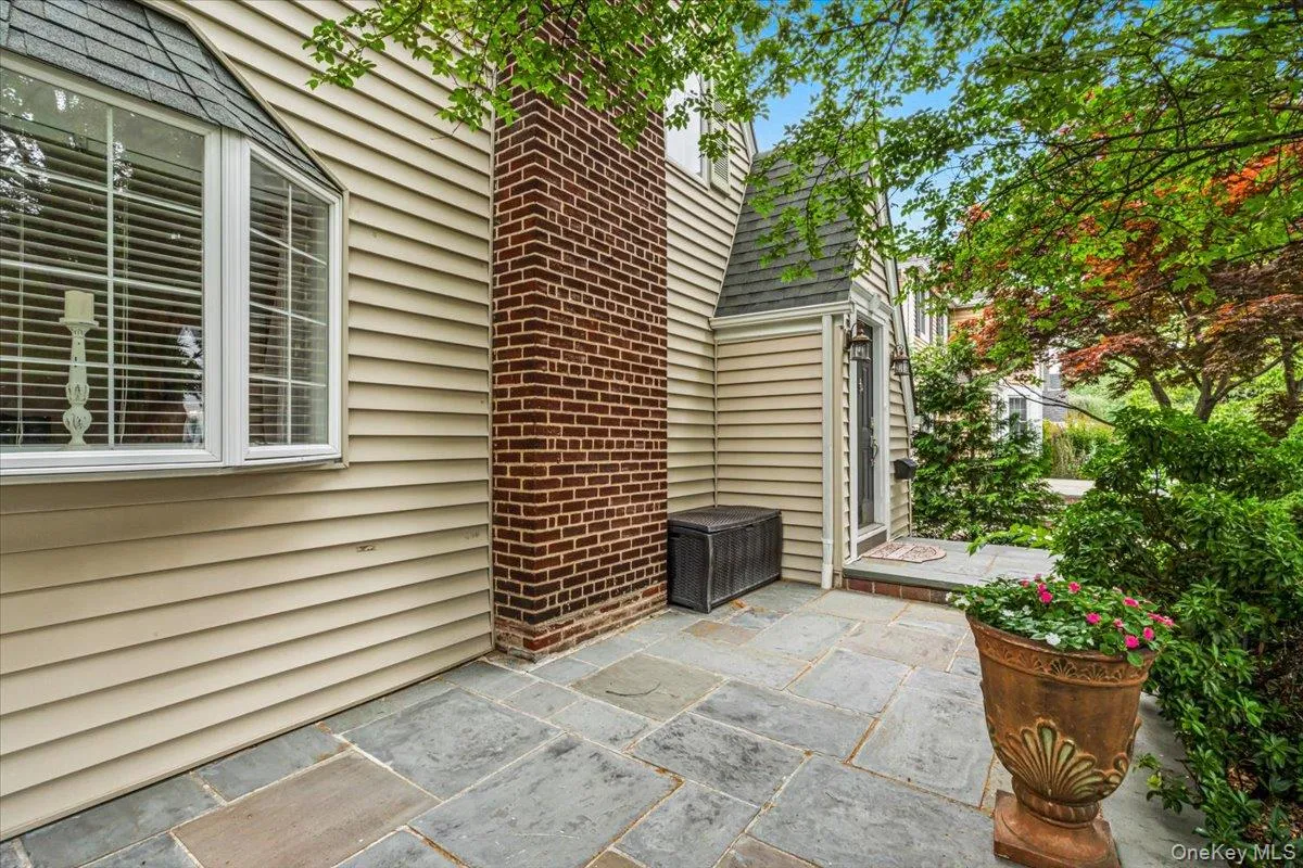 Stone porch/patio Stone porch/patio