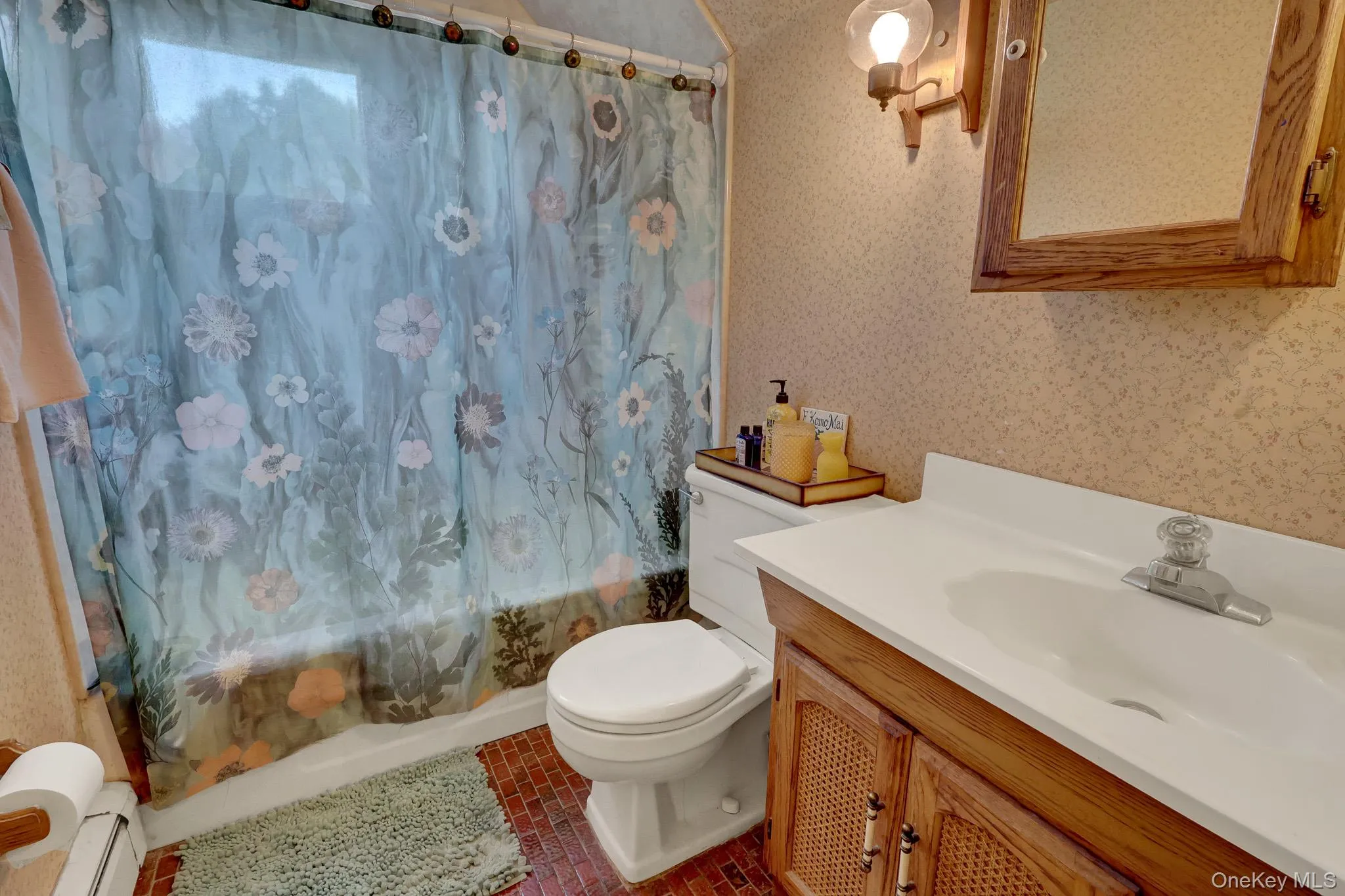 16 Texas Court, Oyster Bay, NY, 6 Bedrooms Bedrooms, 10 Rooms Rooms,2 BathroomsBathrooms,Residential,For Rent,Texas,0,1016888 16 Texas Court, Oyster Bay, NY, 6 Bedrooms Bedrooms, 10 Rooms Rooms,2 BathroomsBathrooms,Residential,For Rent,Texas,0,1016888