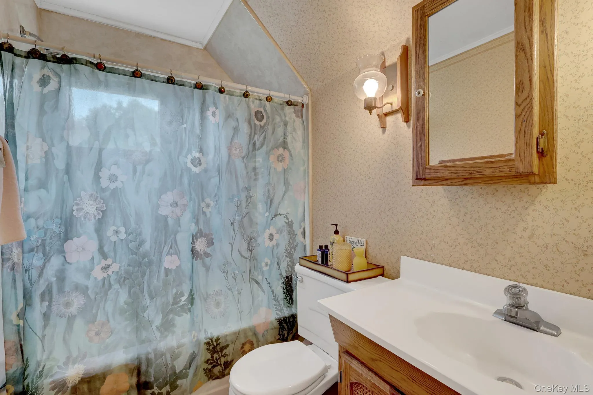 16 Texas Court, Oyster Bay, NY, 6 Bedrooms Bedrooms, 10 Rooms Rooms,2 BathroomsBathrooms,Residential,For Rent,Texas,0,1016888 16 Texas Court, Oyster Bay, NY, 6 Bedrooms Bedrooms, 10 Rooms Rooms,2 BathroomsBathrooms,Residential,For Rent,Texas,0,1016888