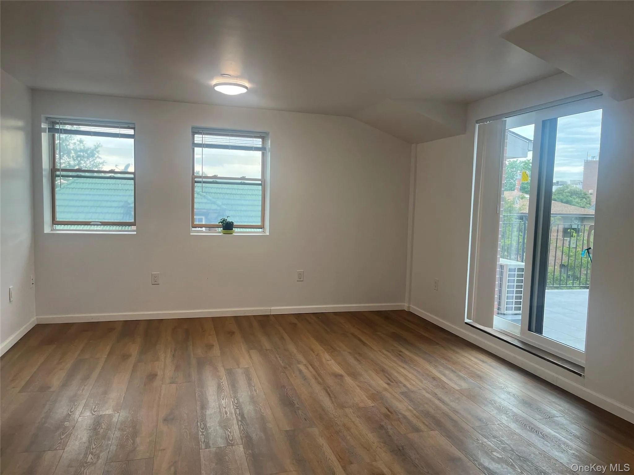 3920 214th Place, New York, NY, 1 Bedroom Bedrooms, 4 Rooms Rooms,1 BathroomBathrooms,Residential Lease,For Rent,214th,0,1016889 3920 214th Place, New York, NY, 1 Bedroom Bedrooms, 4 Rooms Rooms,1 BathroomBathrooms,Residential Lease,For Rent,214th,0,1016889