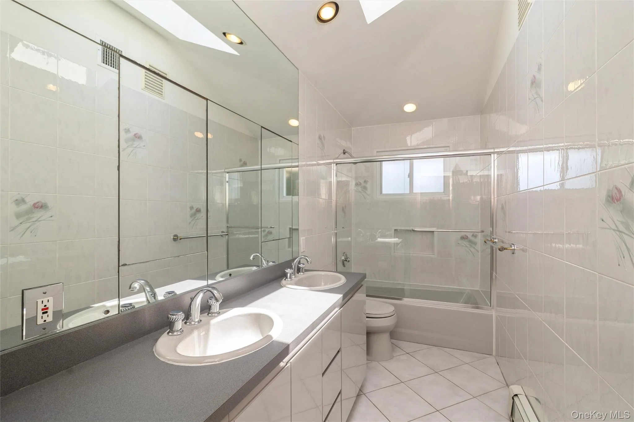 204 Halsey Avenue, Oyster Bay, NY, 3 Bedrooms Bedrooms, 7 Rooms Rooms,2 BathroomsBathrooms,Residential,For Rent,Halsey,0,KEY1016892 204 Halsey Avenue, Oyster Bay, NY, 3 Bedrooms Bedrooms, 7 Rooms Rooms,2 BathroomsBathrooms,Residential,For Rent,Halsey,0,KEY1016892