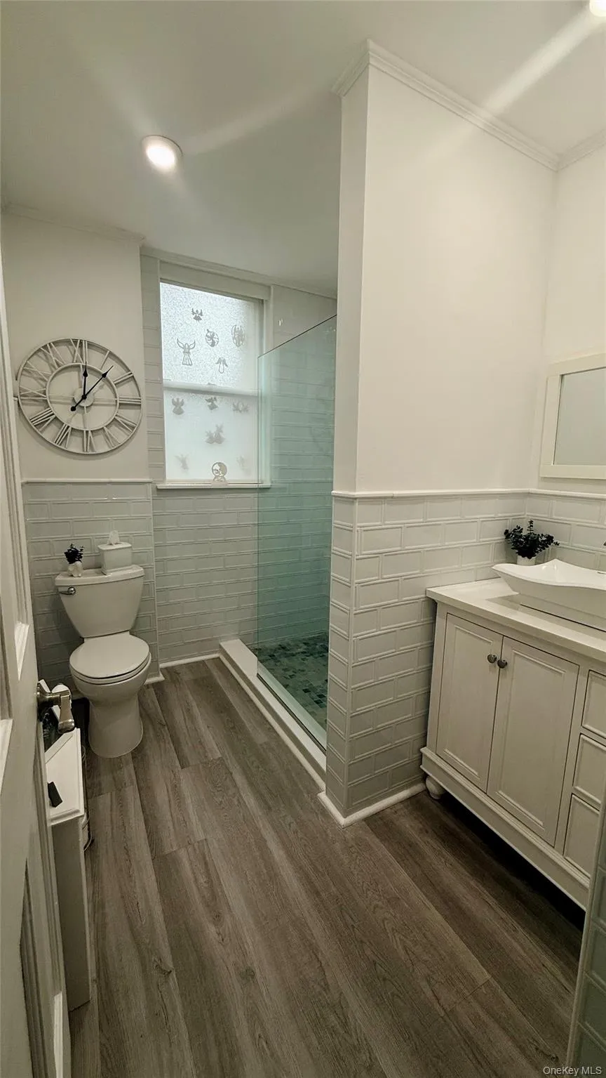 1175 East Broadway, Hempstead, NY, 1 Bedroom Bedrooms, 4 Rooms Rooms,1 BathroomBathrooms,Residential,For Rent,East Broadway,0,1016893 1175 East Broadway, Hempstead, NY, 1 Bedroom Bedrooms, 4 Rooms Rooms,1 BathroomBathrooms,Residential,For Rent,East Broadway,0,1016893