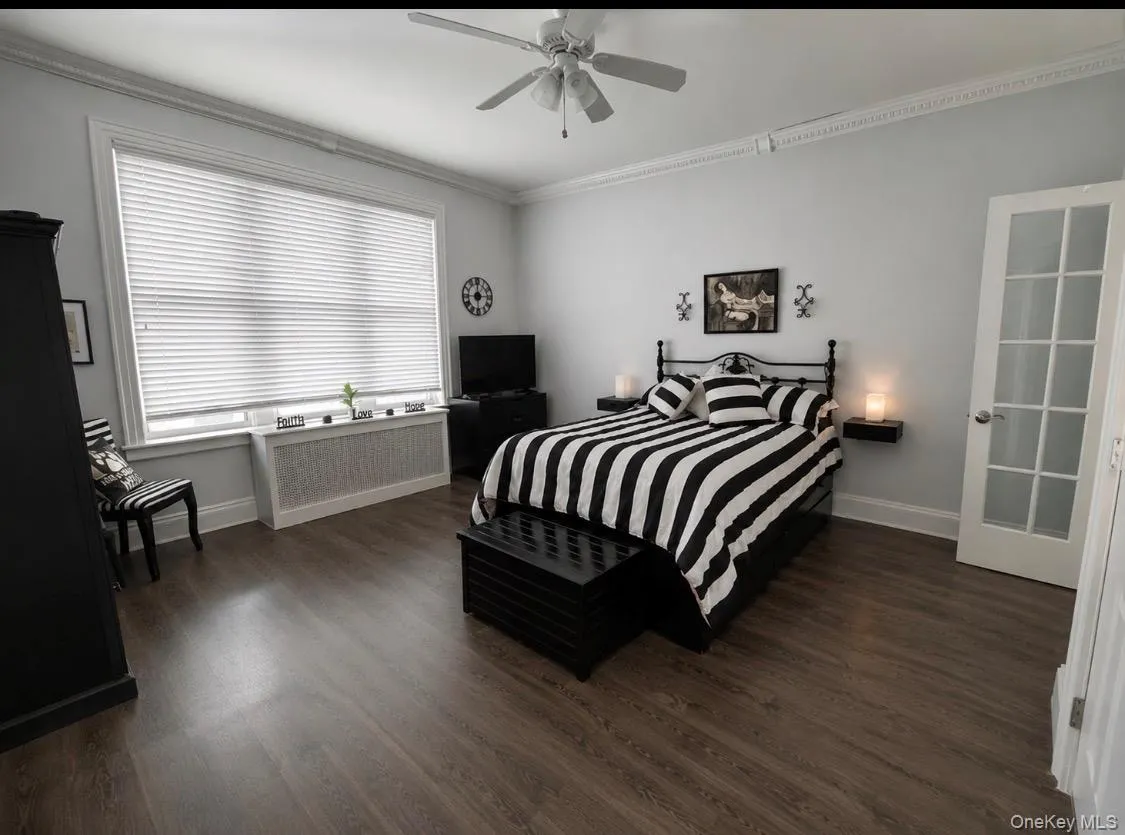 1175 East Broadway, Hempstead, NY, 1 Bedroom Bedrooms, 4 Rooms Rooms,1 BathroomBathrooms,Residential,For Rent,East Broadway,0,1016893 1175 East Broadway, Hempstead, NY, 1 Bedroom Bedrooms, 4 Rooms Rooms,1 BathroomBathrooms,Residential,For Rent,East Broadway,0,1016893