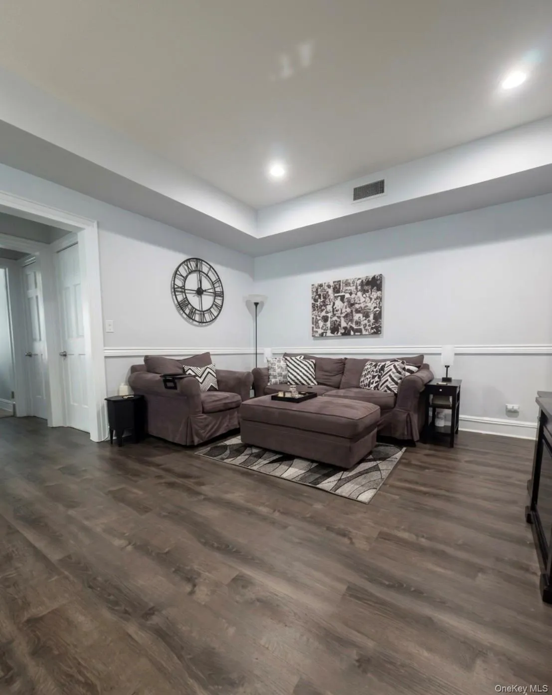 1175 East Broadway, Hempstead, NY, 1 Bedroom Bedrooms, 4 Rooms Rooms,1 BathroomBathrooms,Residential,For Rent,East Broadway,0,1016893 1175 East Broadway, Hempstead, NY, 1 Bedroom Bedrooms, 4 Rooms Rooms,1 BathroomBathrooms,Residential,For Rent,East Broadway,0,1016893