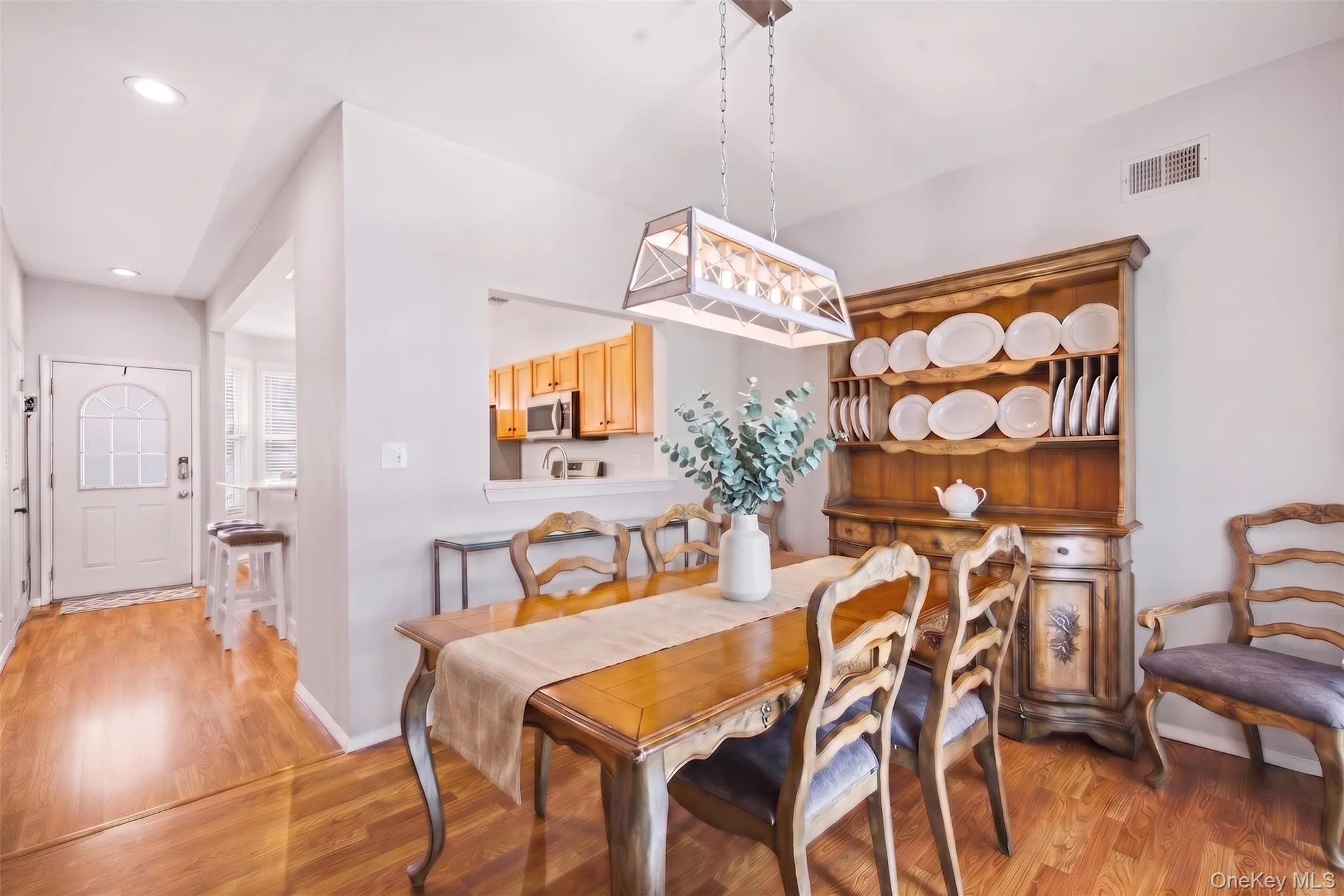 38 Avery Court, Smithtown, NY, 3 Bedrooms Bedrooms, 6 Rooms Rooms,2 BathroomsBathrooms,Residential,For Rent,Avery,0,KEY1016896 38 Avery Court, Smithtown, NY, 3 Bedrooms Bedrooms, 6 Rooms Rooms,2 BathroomsBathrooms,Residential,For Rent,Avery,0,KEY1016896