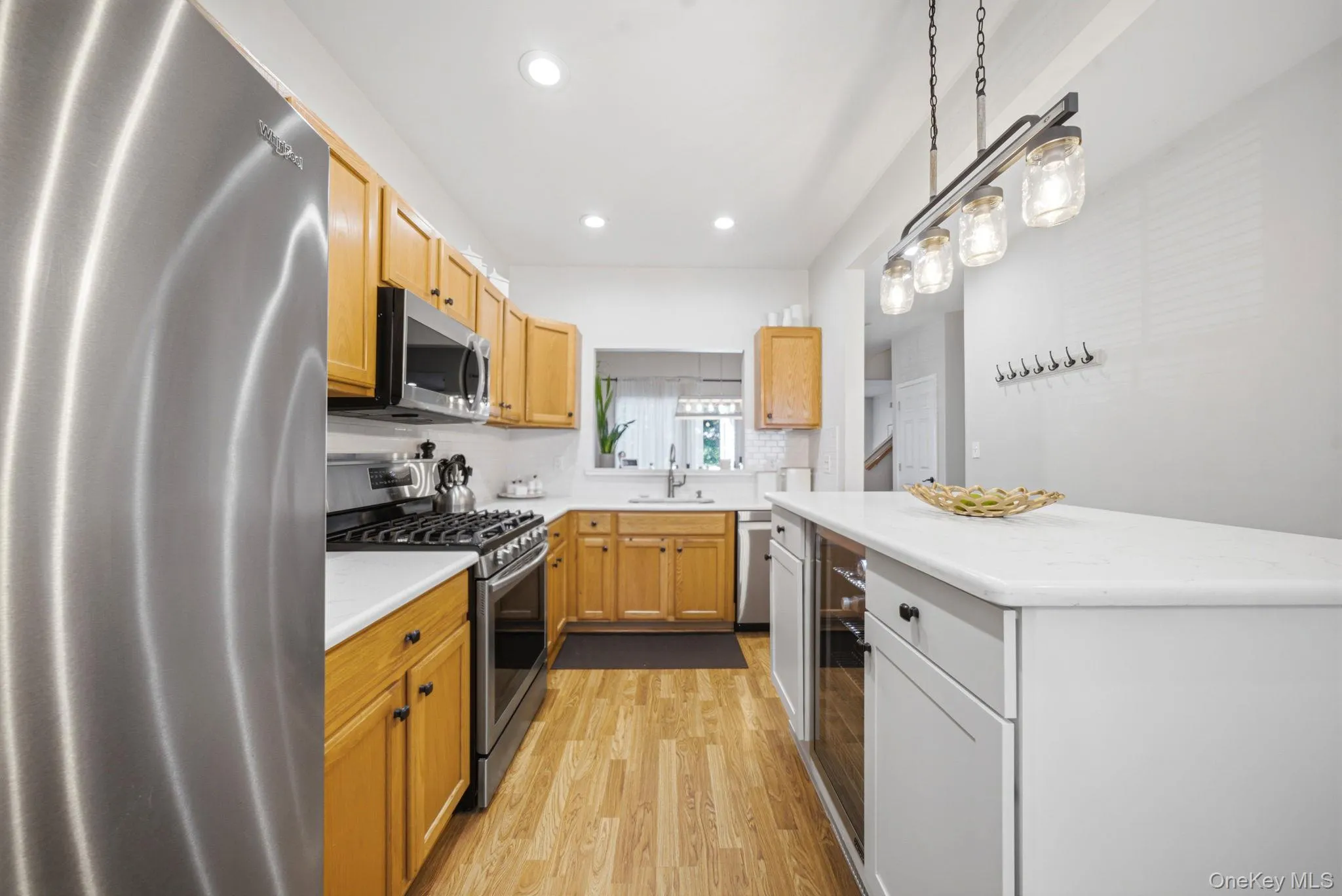 38 Avery Court, Smithtown, NY, 3 Bedrooms Bedrooms, 6 Rooms Rooms,2 BathroomsBathrooms,Residential,For Rent,Avery,0,KEY1016896 38 Avery Court, Smithtown, NY, 3 Bedrooms Bedrooms, 6 Rooms Rooms,2 BathroomsBathrooms,Residential,For Rent,Avery,0,KEY1016896